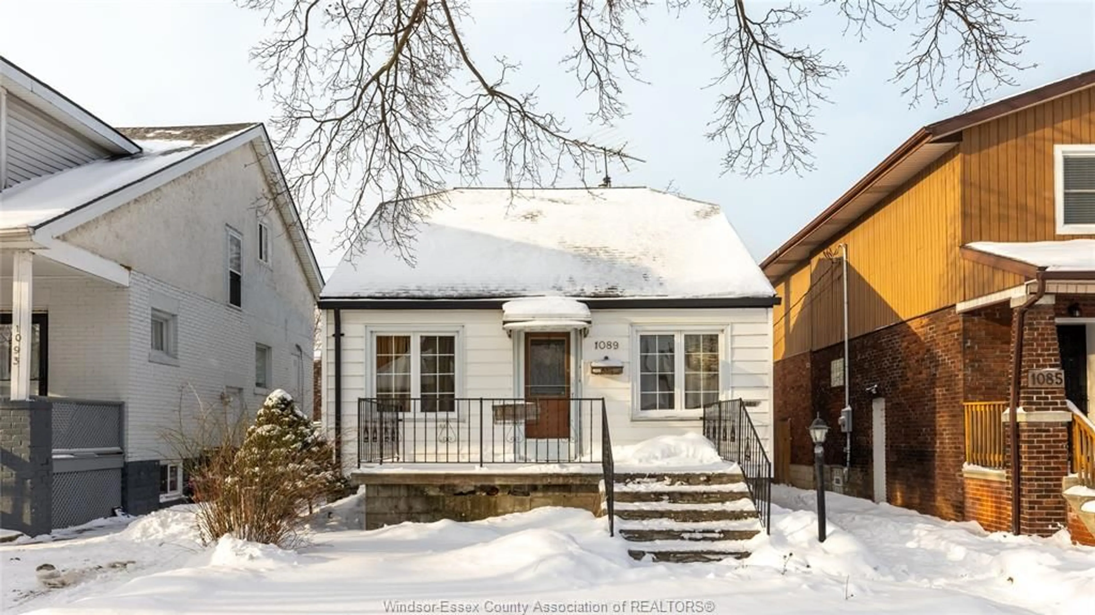 Home with brick exterior material, street for 1089 WINDSOR Ave, Windsor Ontario N9A 1K3