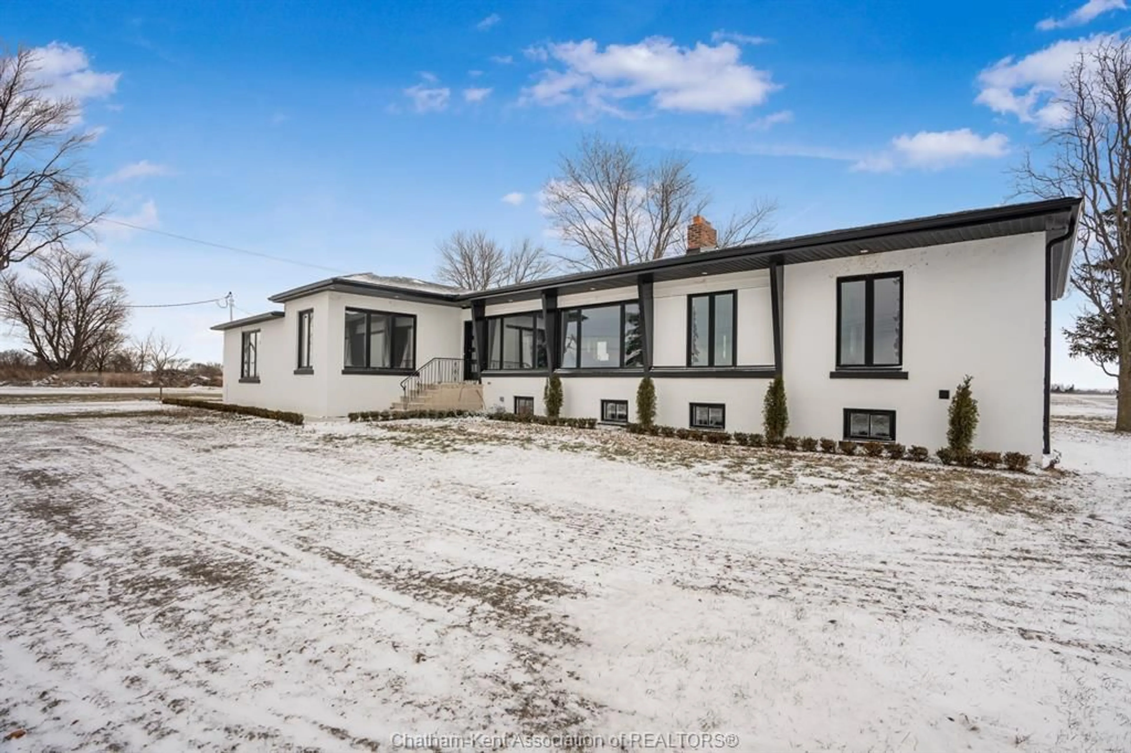 A pic from outside/outdoor area/front of a property/back of a property/a pic from drone, building for 6511 QUEENS Line, Raleigh Township Ontario N7M 5T1