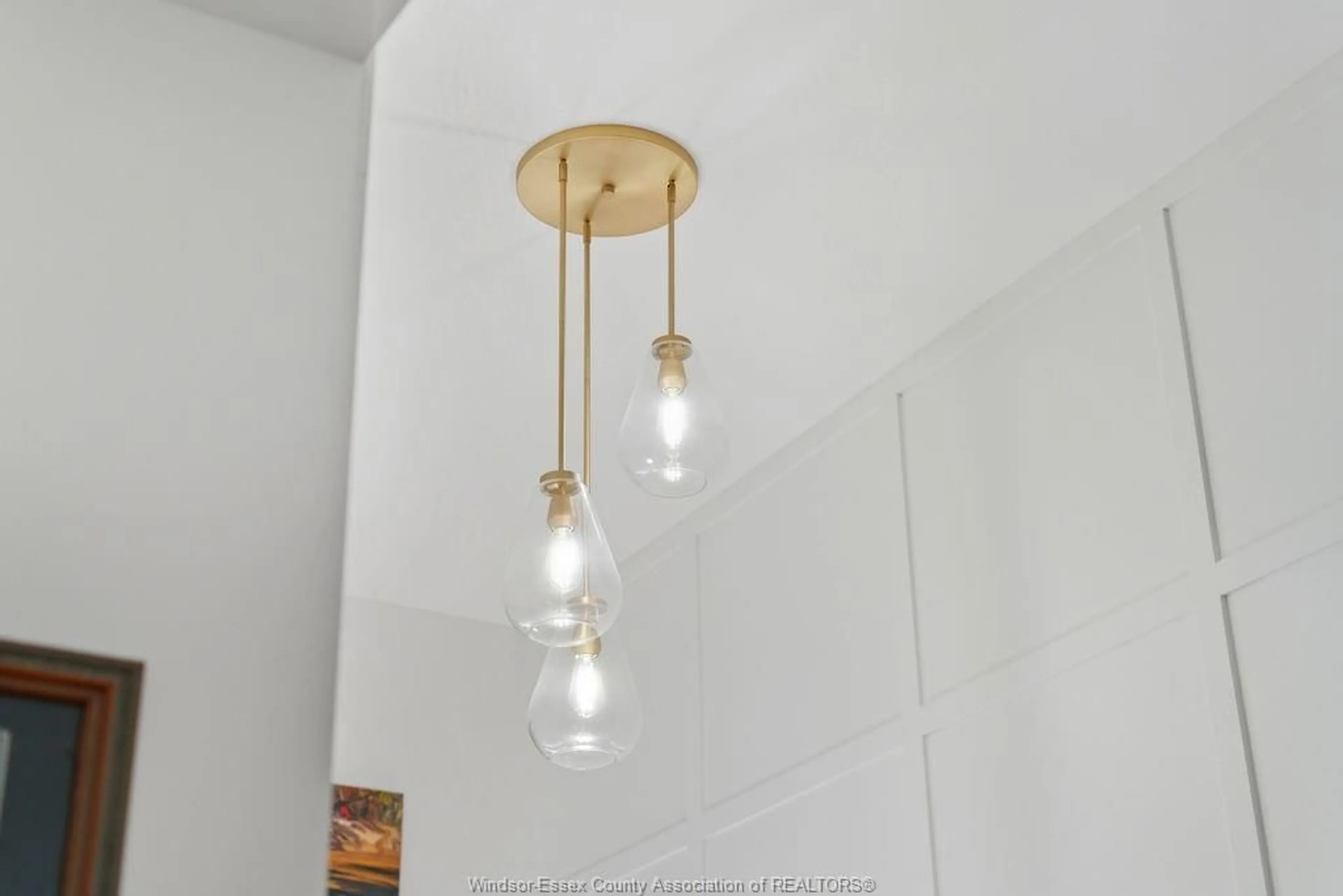 Indoor foyer for 43 Belleview Dr, Cottam Ontario N0R 1B0