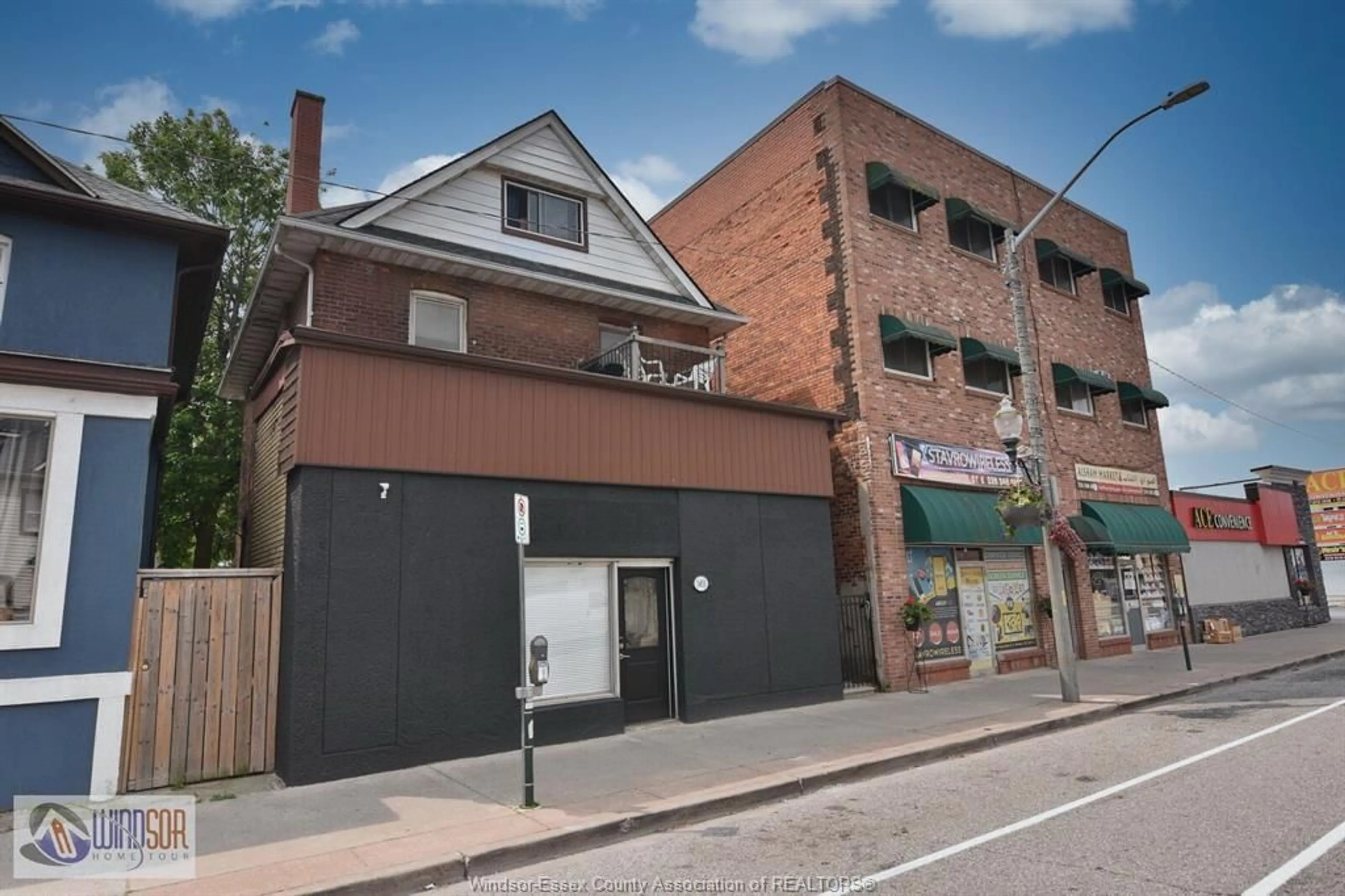 Unknown for 1453 WYANDOTTE St, Windsor Ontario N9A 3L1