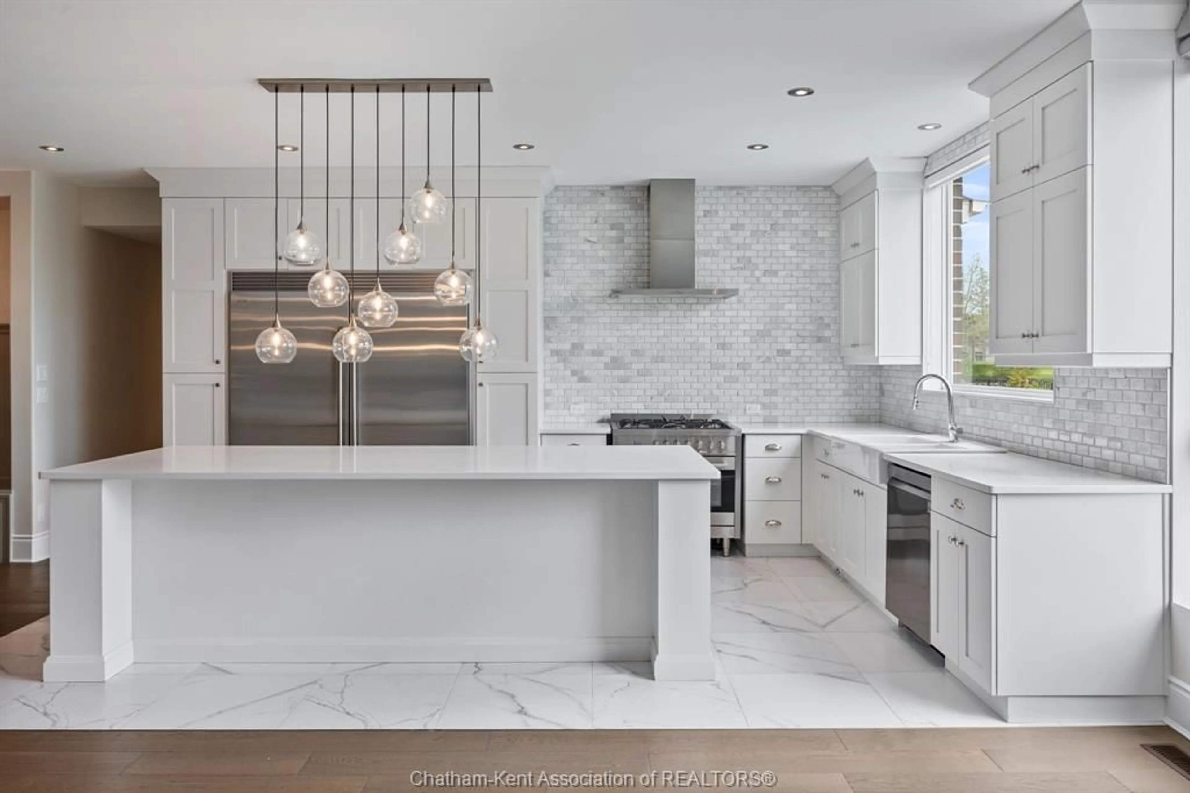 Contemporary kitchen, ceramic/tile floor for 3564 SEVEN LAKES Dr, LaSalle Ontario N9H 0E5