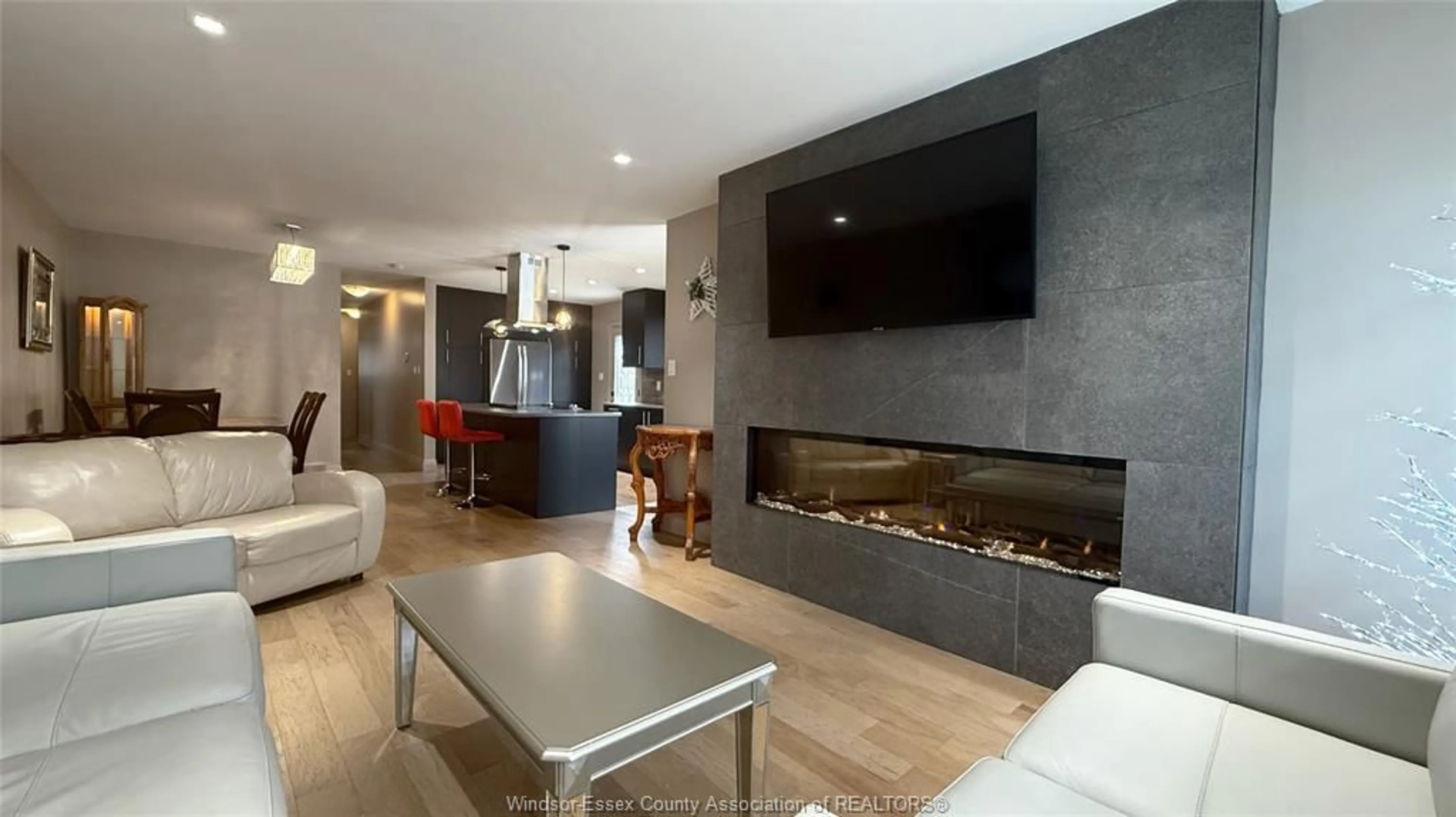 Home theater for 9793 LYNNGROVE Cres, Windsor Ontario N8R 1B8