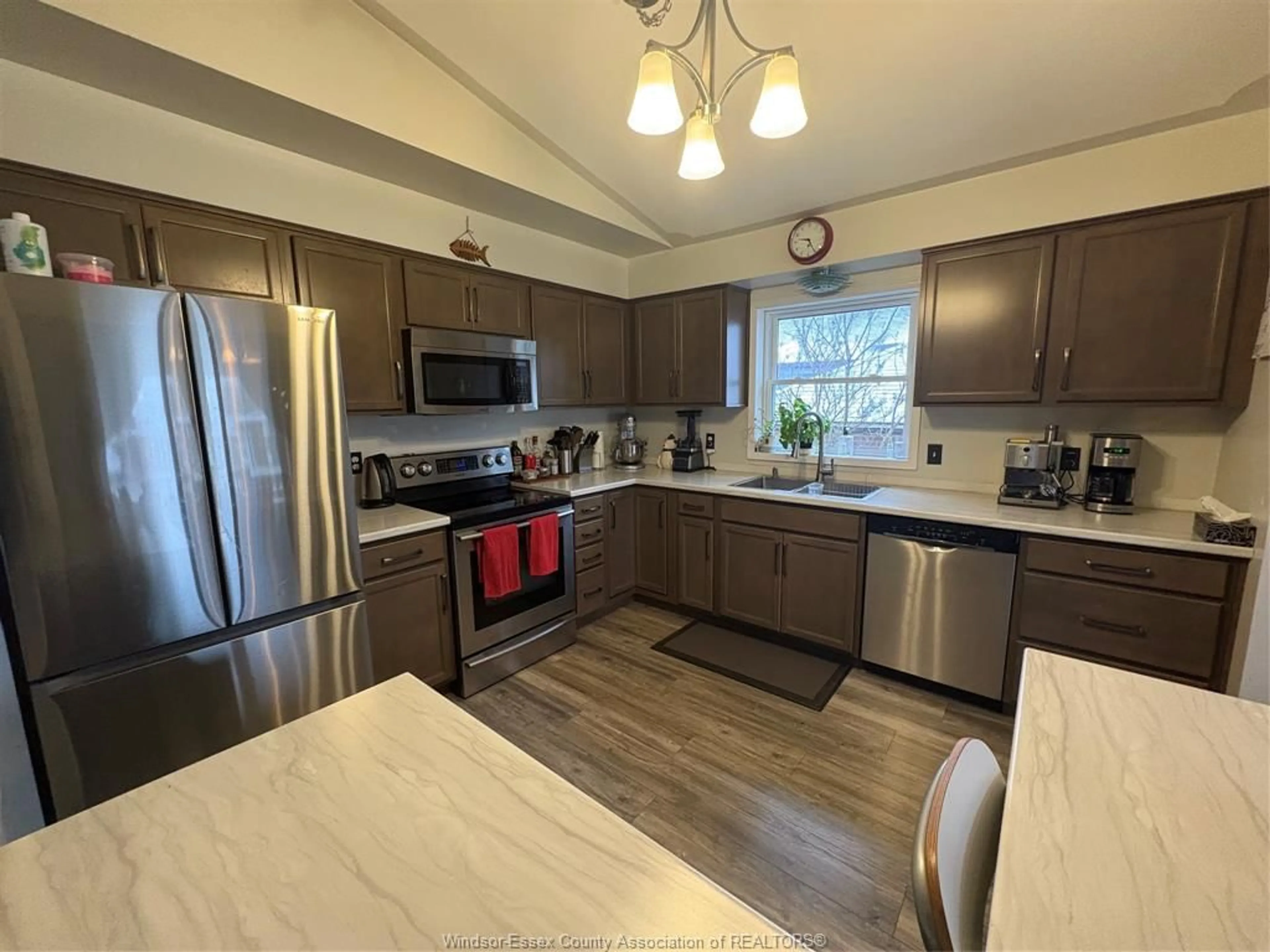 Open concept kitchen, ceramic/tile floor for 581 REAUME, LaSalle Ontario N9J 1B3