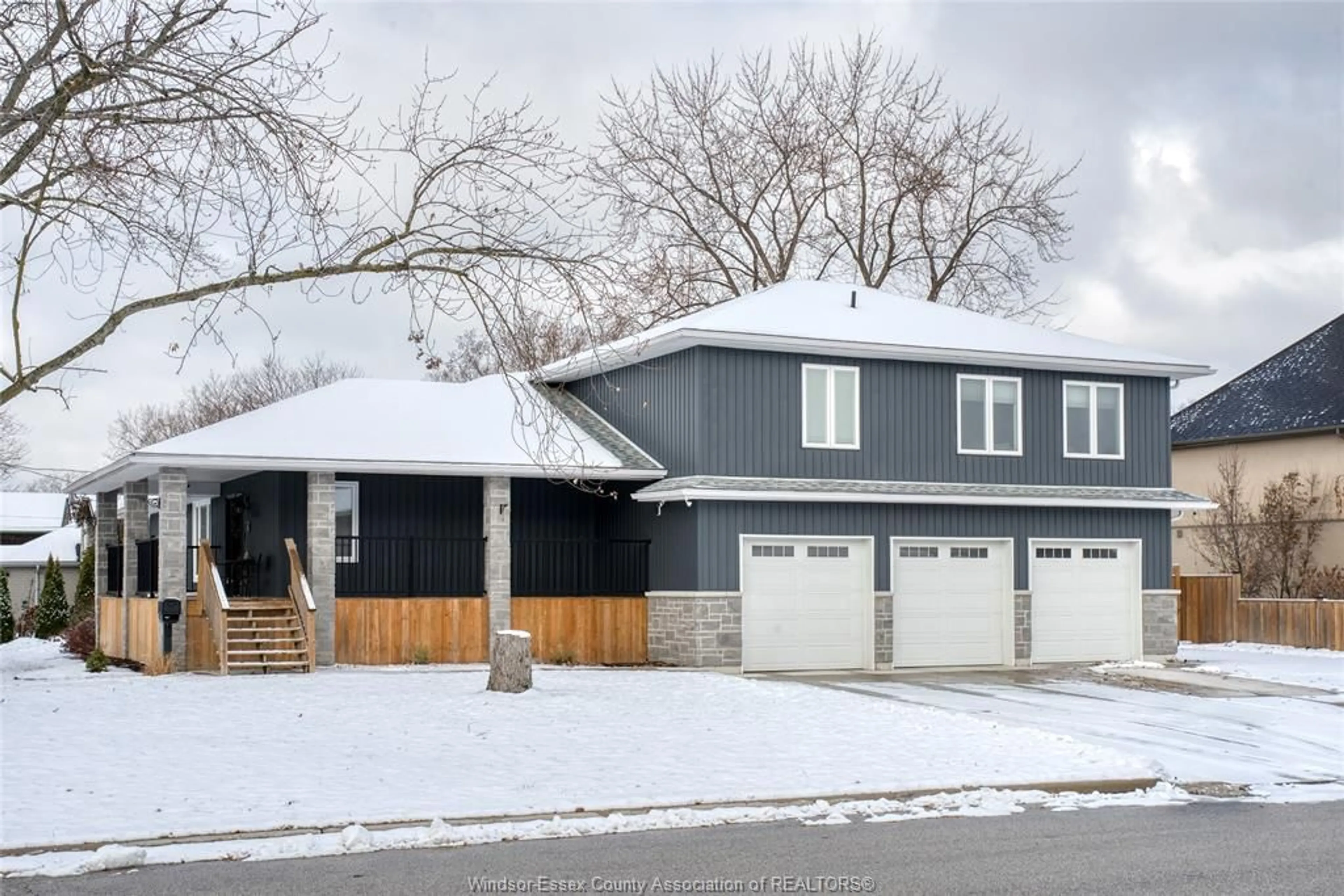 Home with vinyl exterior material, street for 607 REAUME Rd, LaSalle Ontario N9J 1B5