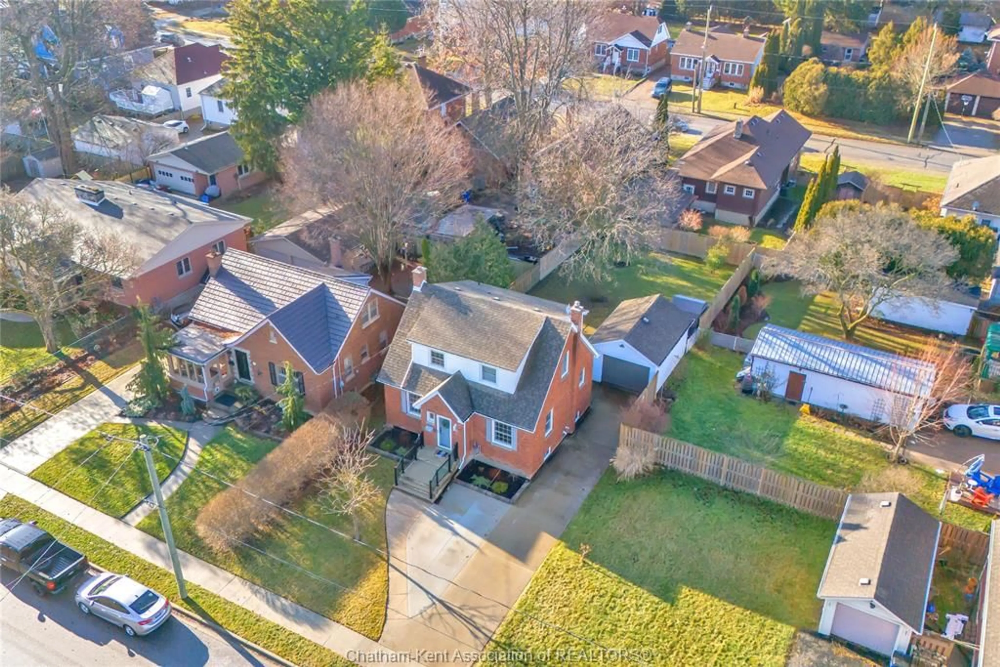 A pic from outside/outdoor area/front of a property/back of a property/a pic from drone, street for 112 Arnold St, Chatham Ontario N7L 2X8