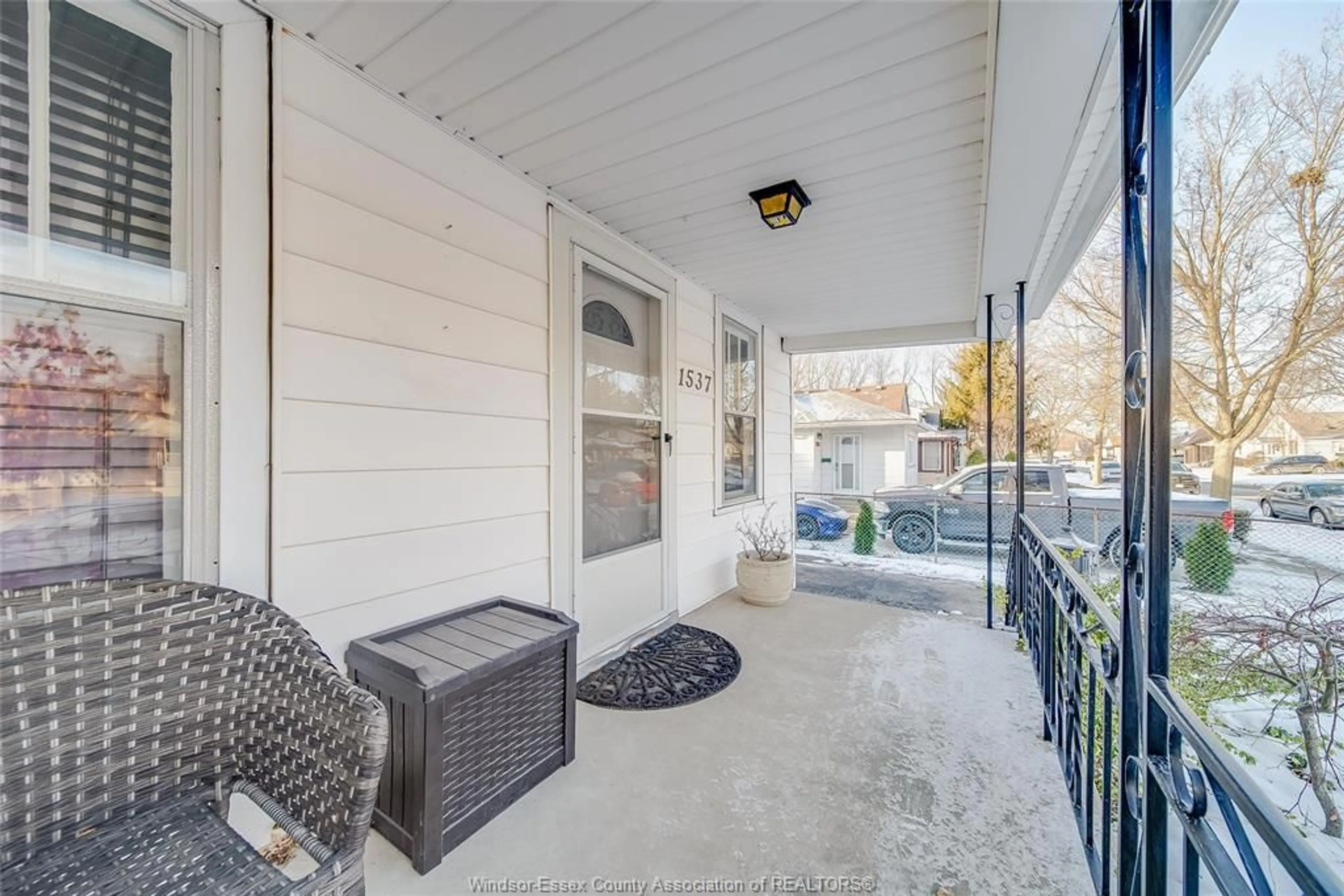 Patio, street for 1537 WESTMINSTER Blvd, Windsor Ontario N8T 1W8