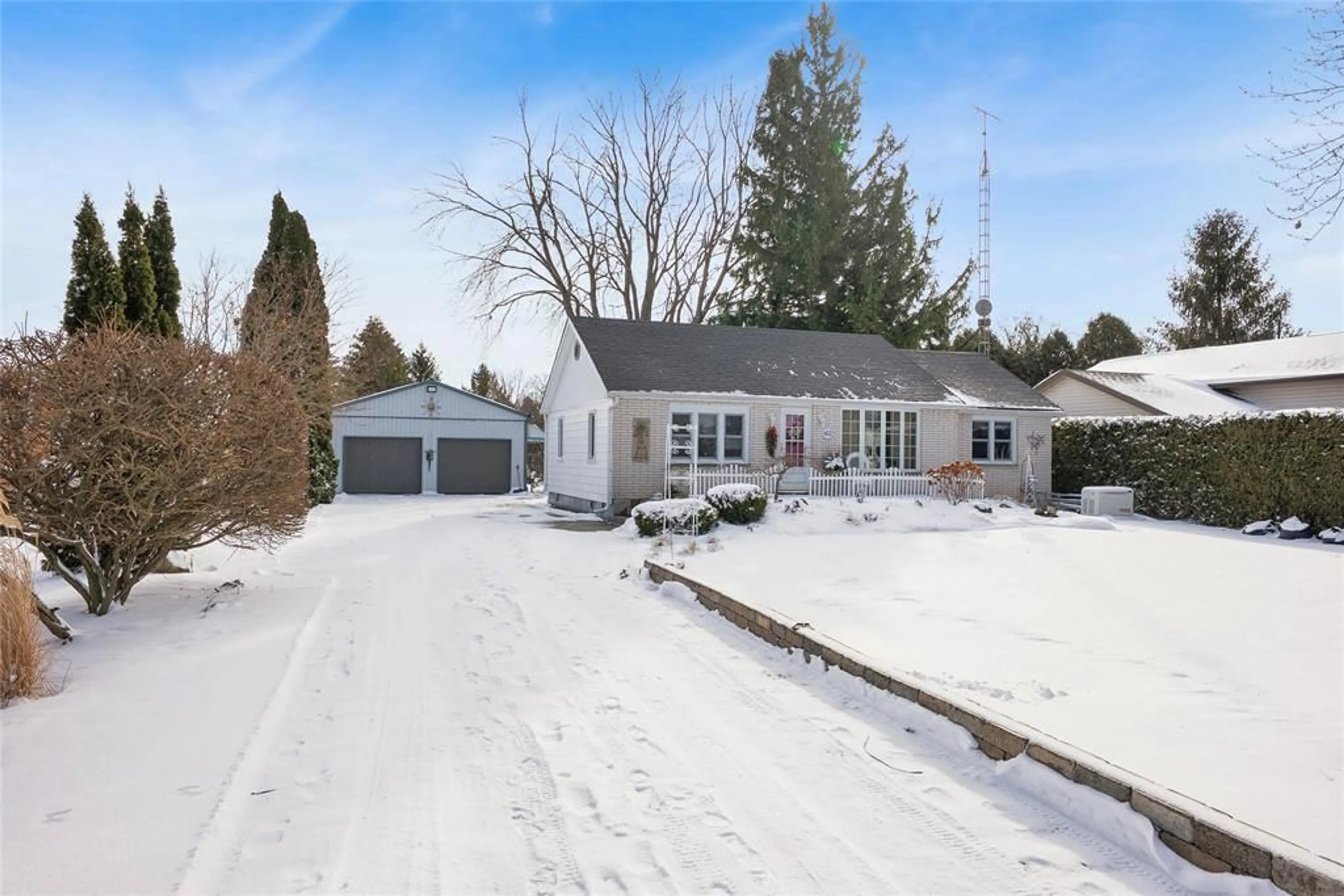 Unknown for 412 GREGORY Dr, Chatham Ontario N7M 5J7