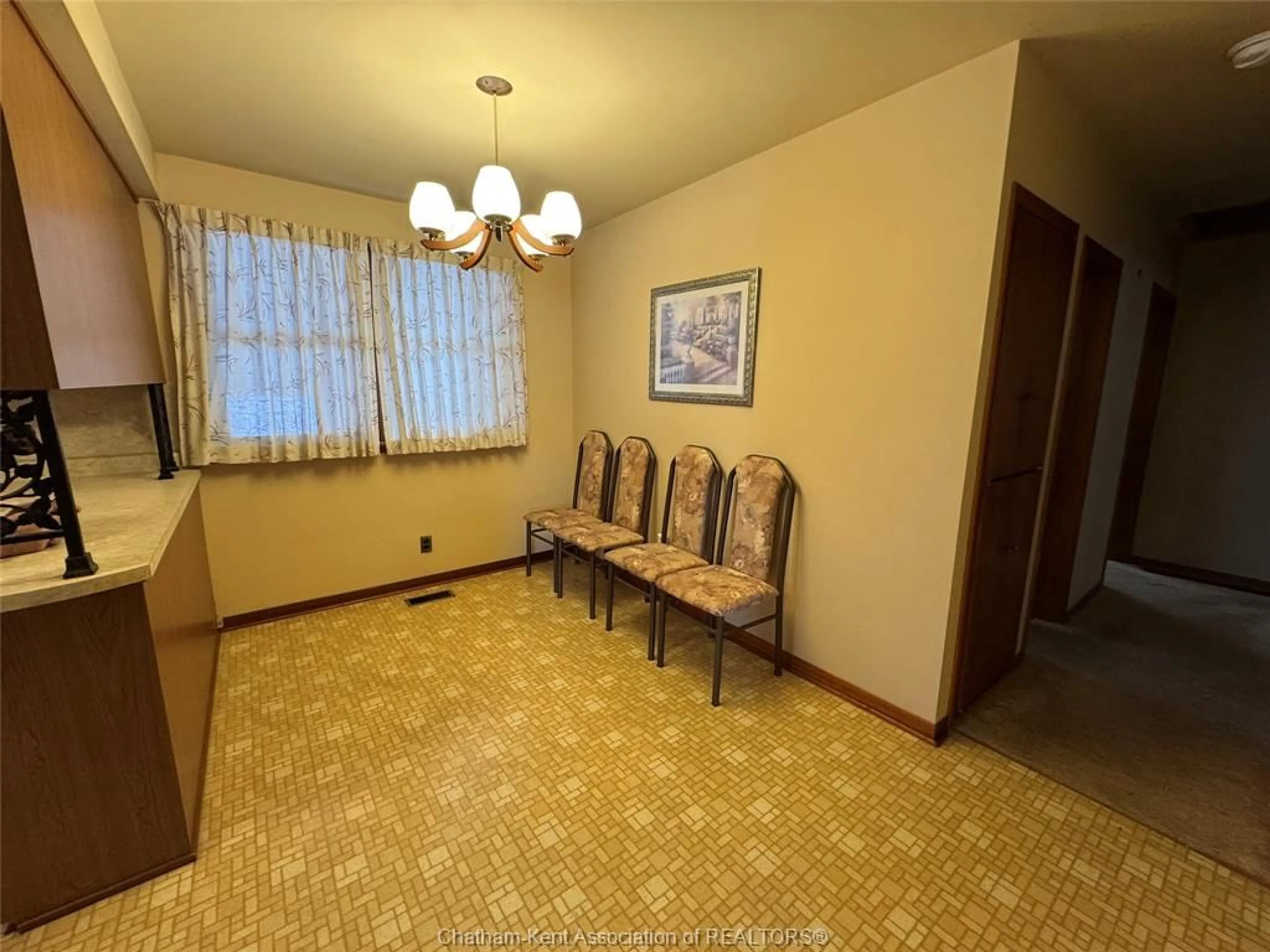 A pic of a room for 44 Highland Dr, Wallaceburg Ontario N8A 2K5