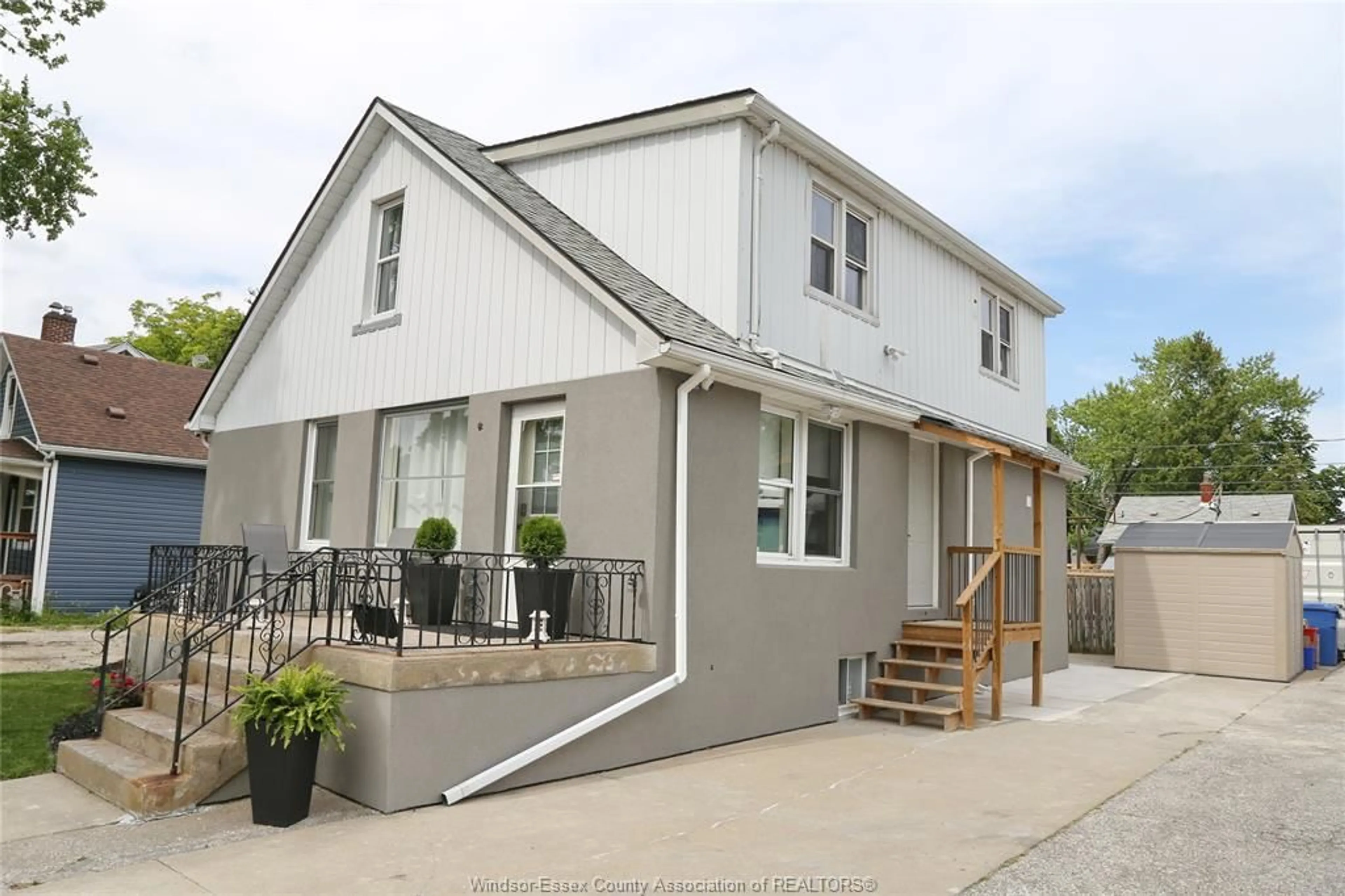 Unknown for 2366 CADILLAC, Windsor Ontario N8W 3Y4