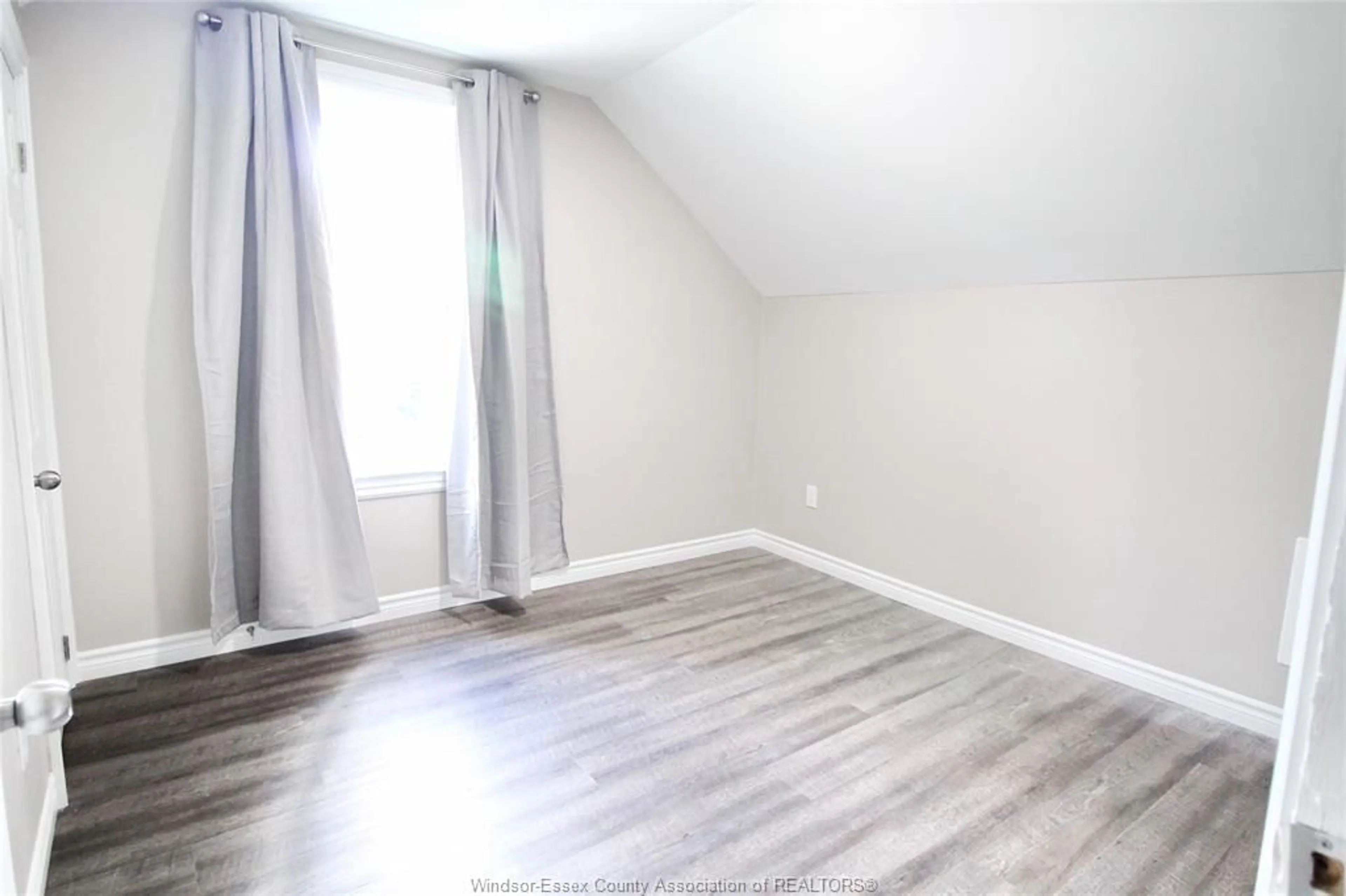 A pic of a room for 2366 CADILLAC, Windsor Ontario N8W 3Y4