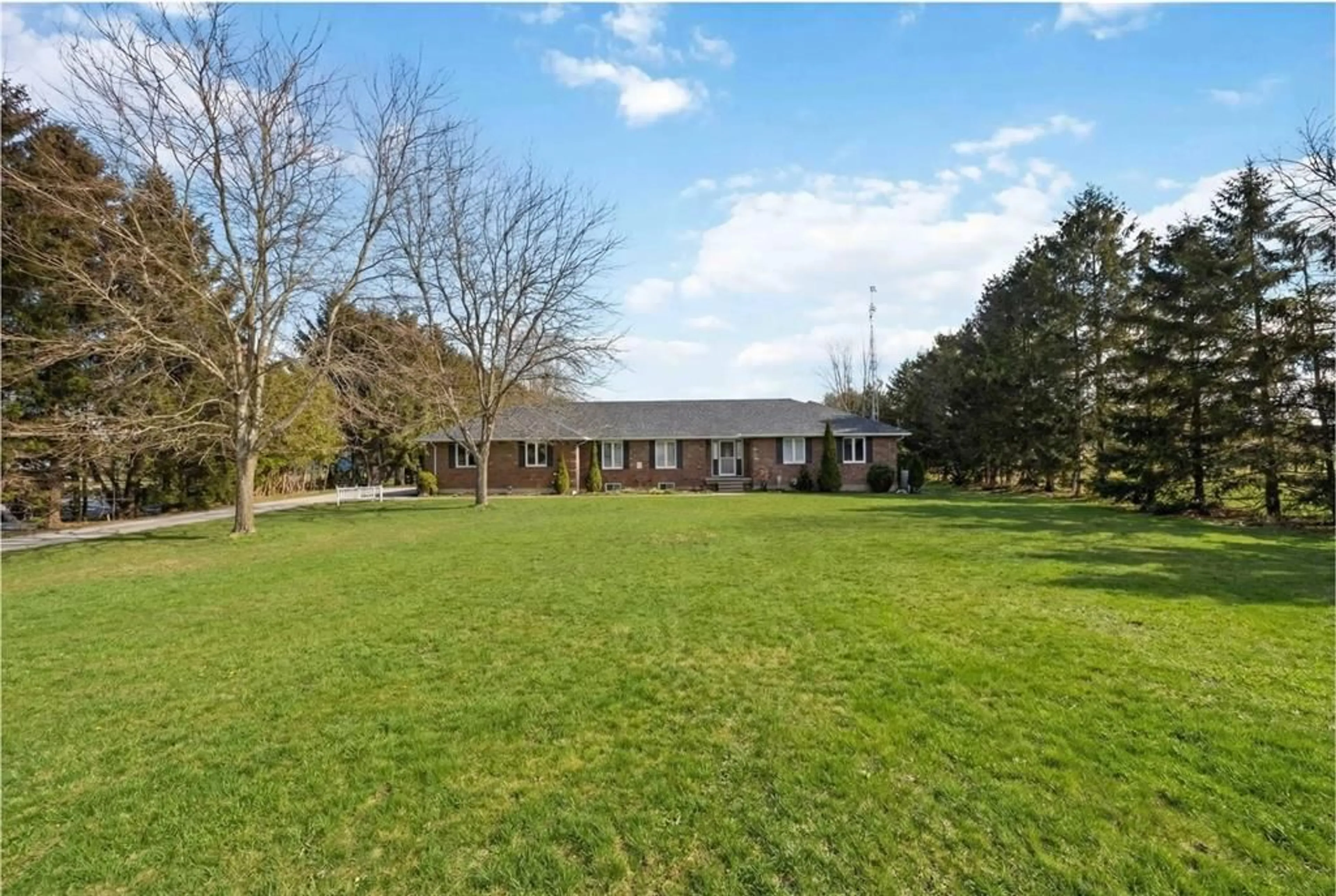 A pic from outside/outdoor area/front of a property/back of a property/a pic from drone, unknown for 5386 MANDAUMIN Rd, Plympton-Wyoming Ontario N7T 7H3