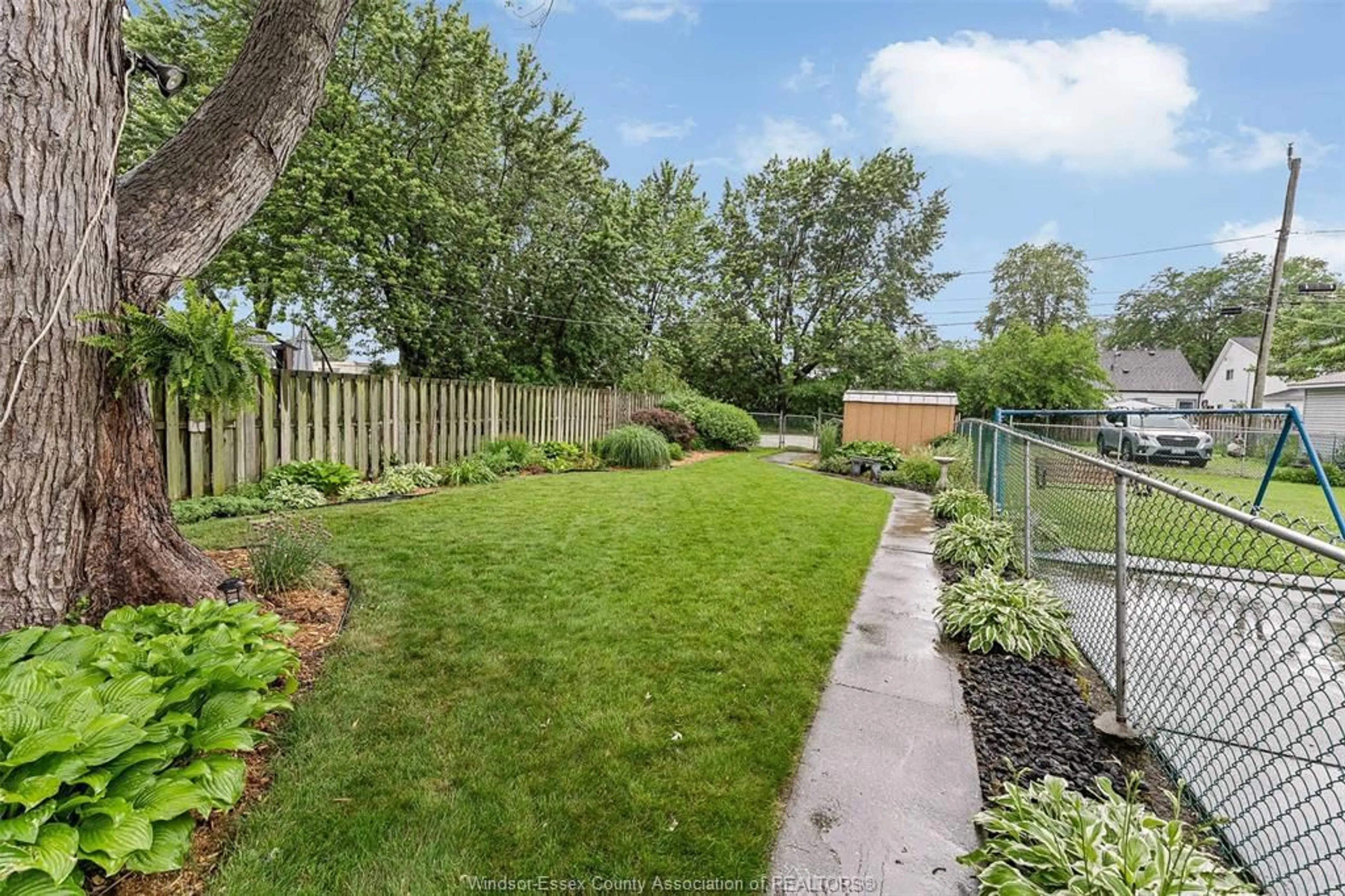 A pic from outside/outdoor area/front of a property/back of a property/a pic from drone, water/lake/river/ocean view for 1467 AUBIN, Windsor Ontario N8Y 4E3