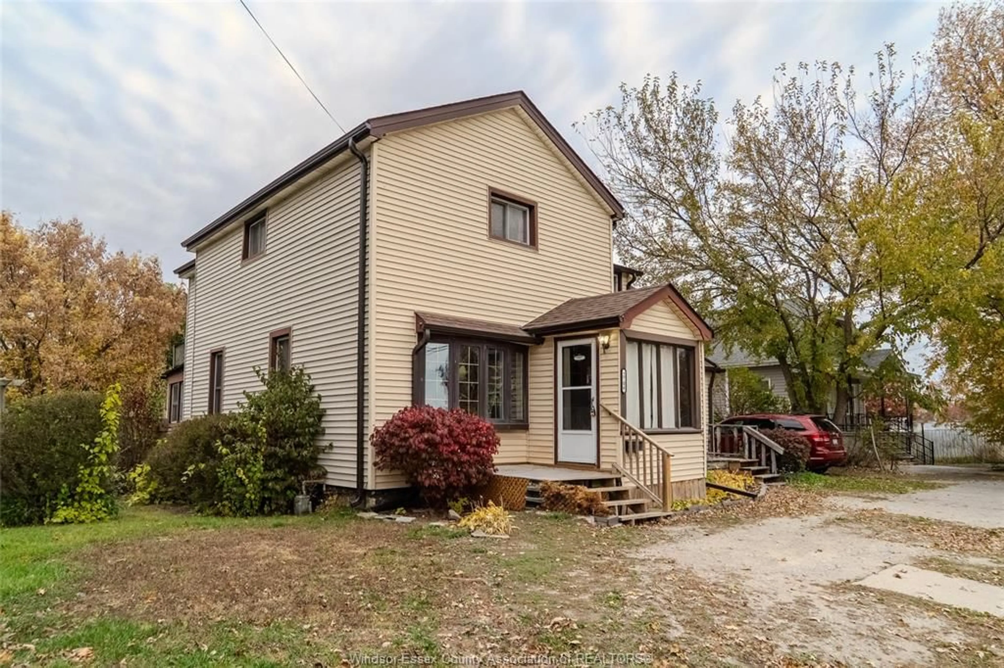 Unknown for 2706 Front Rd, LaSalle Ontario N9J 2N5