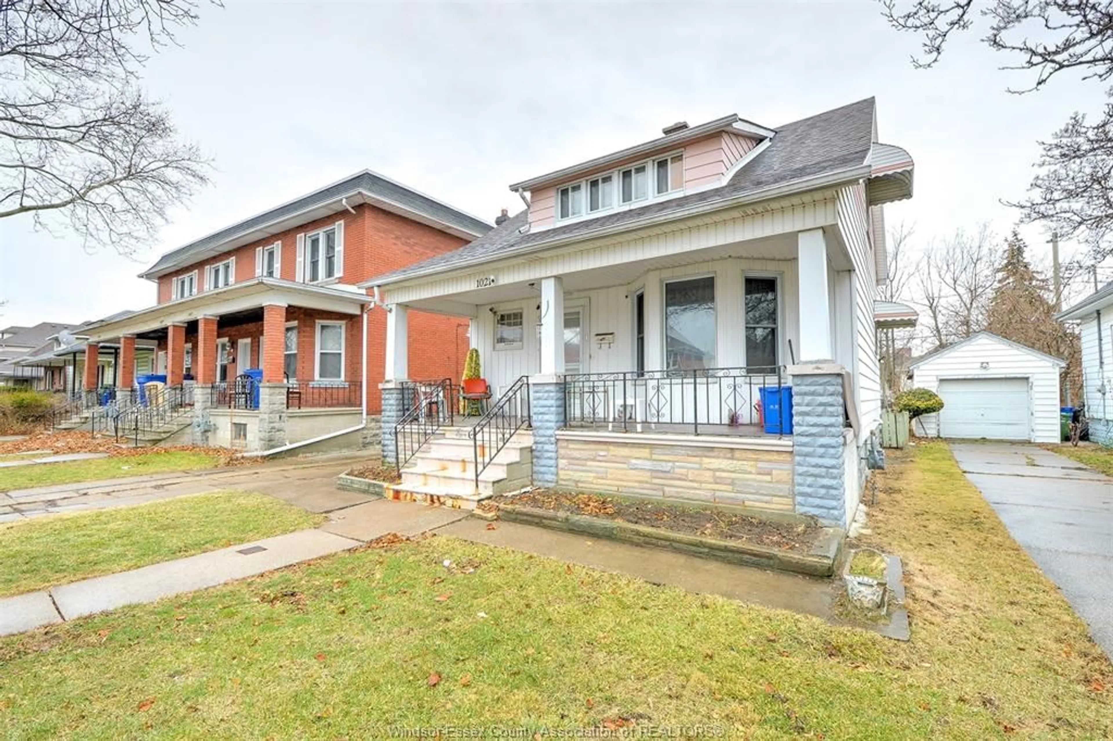 Home with brick exterior material, street for 1021 HOWARD Ave, Windsor Ontario N9A 1S6