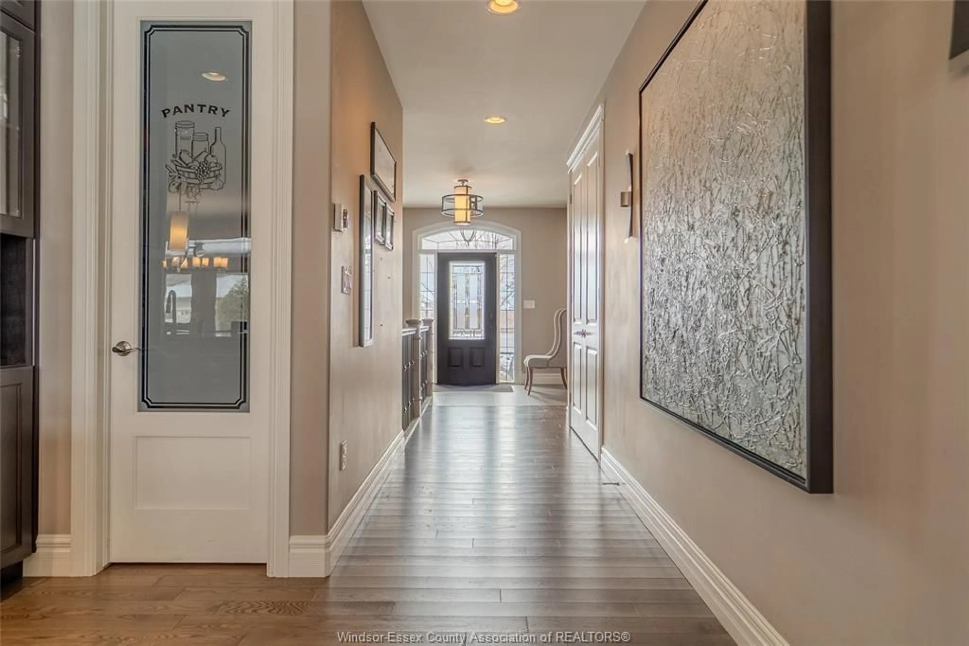 Indoor entryway for 7197 MEO Blvd, LaSalle Ontario N9H 0A9