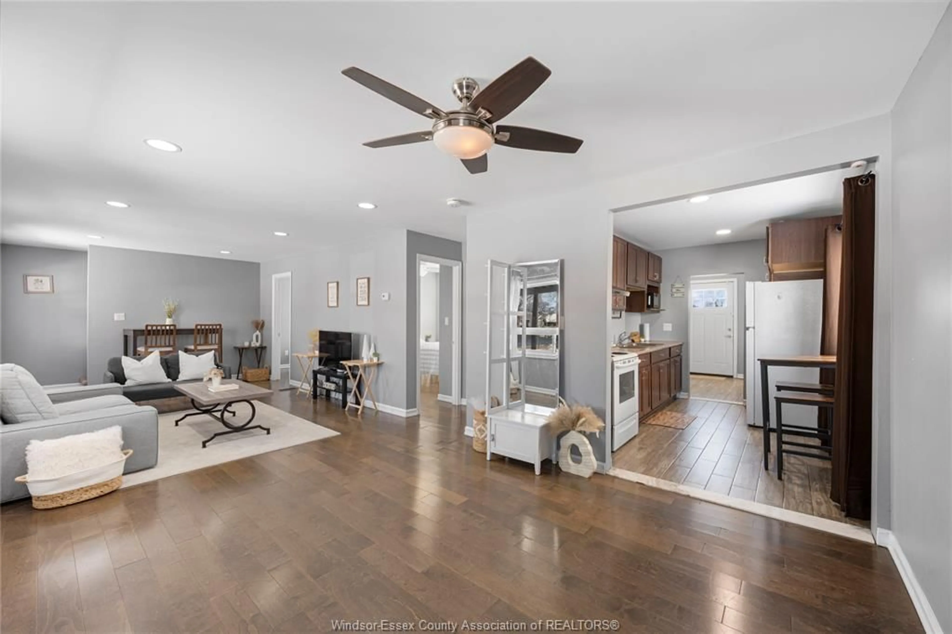 Open concept kitchen, unknown for 1097 CALIFORNIA Ave, Windsor Ontario N9B 2Z5