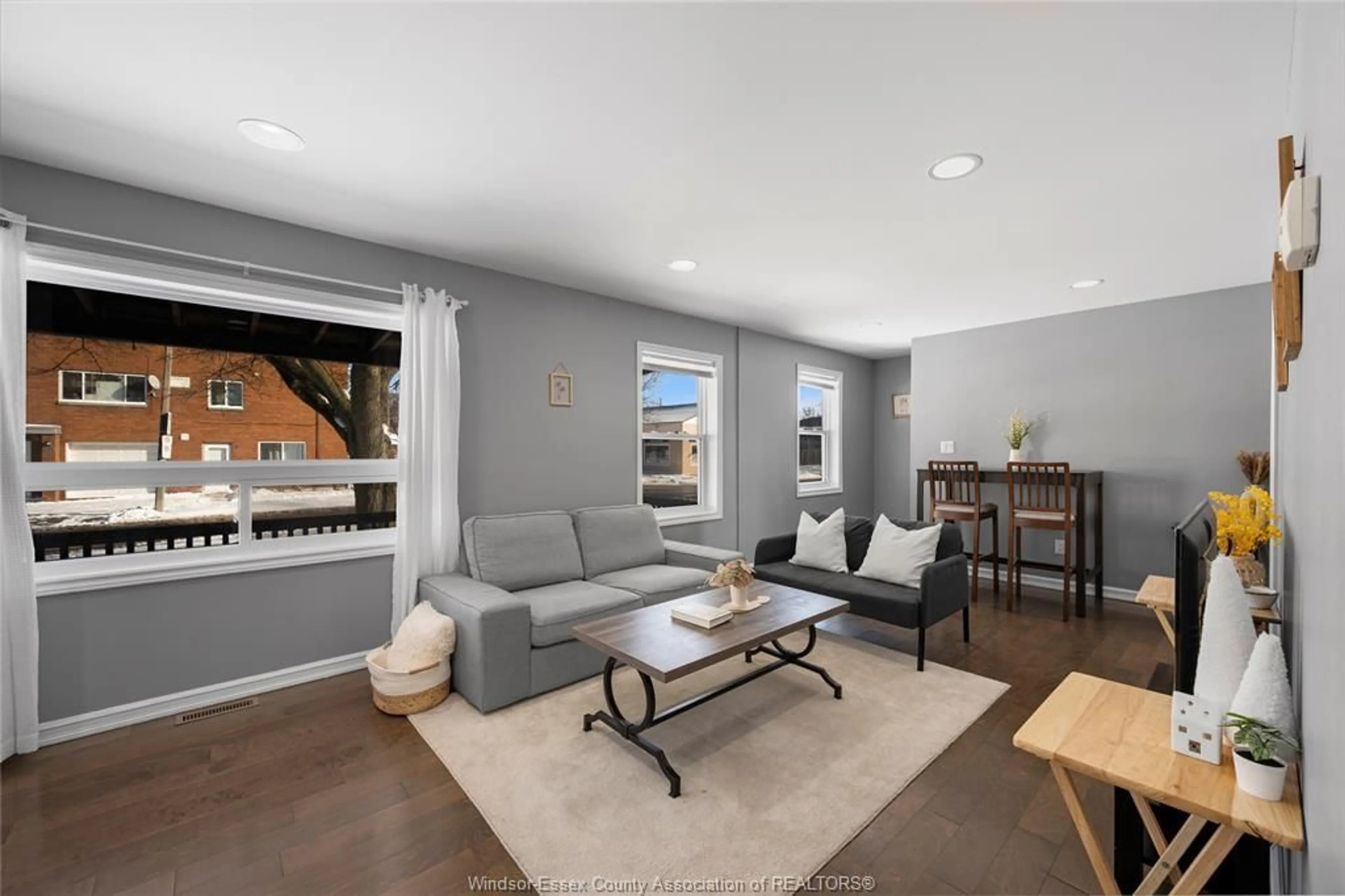 Living room with furniture, unknown for 1097 CALIFORNIA Ave, Windsor Ontario N9B 2Z5