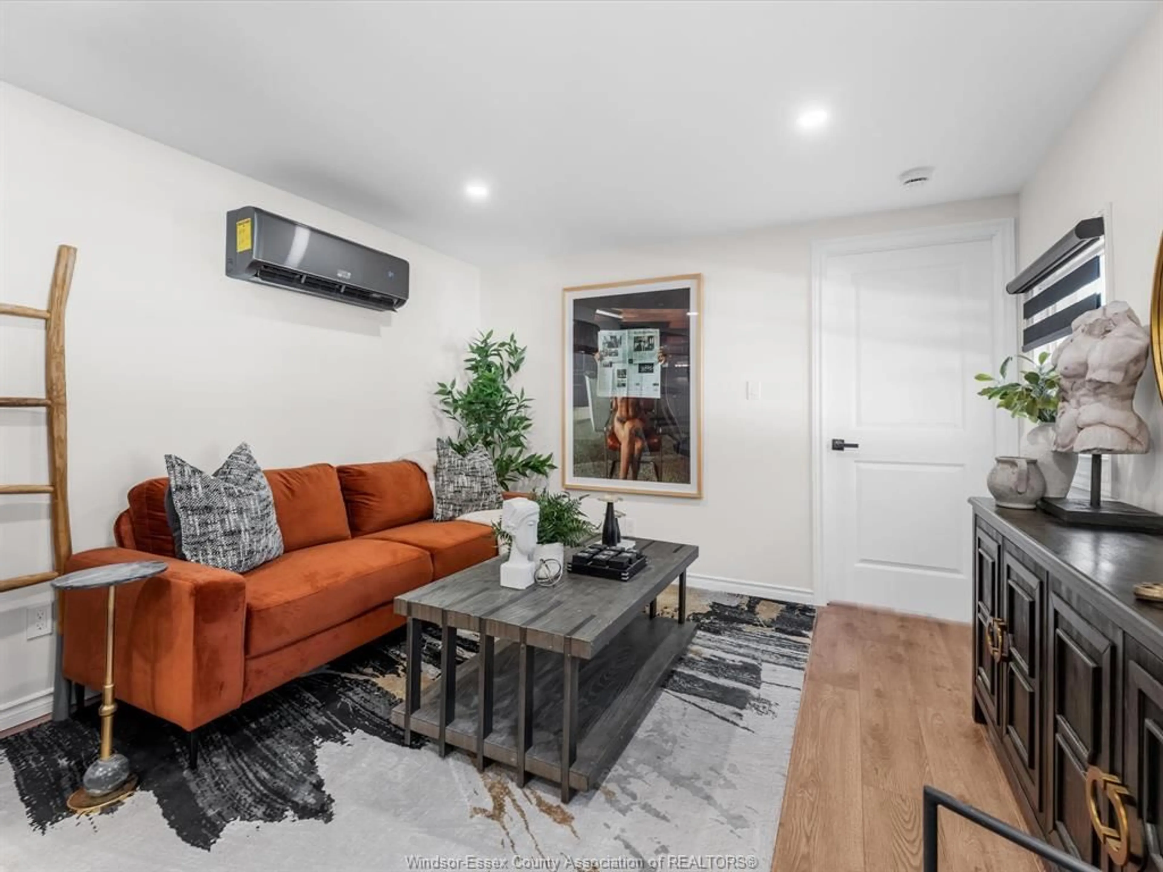 Living room with furniture, unknown for 65 SUNCREST Dr, Maidstone Ontario N8N 2P4