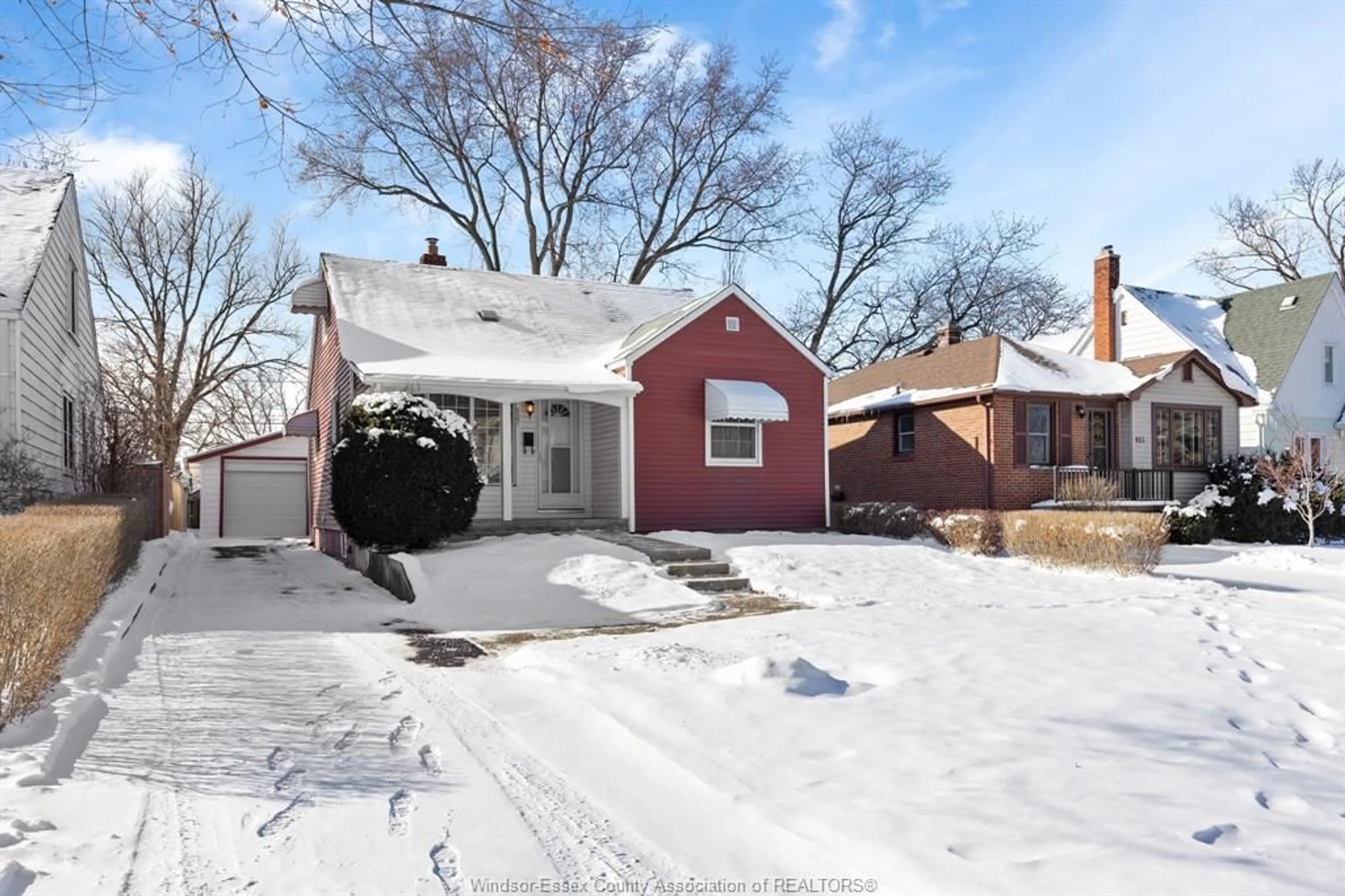 Unknown for 927 ST MARY'S Blvd, Windsor Ontario N8S 2V1