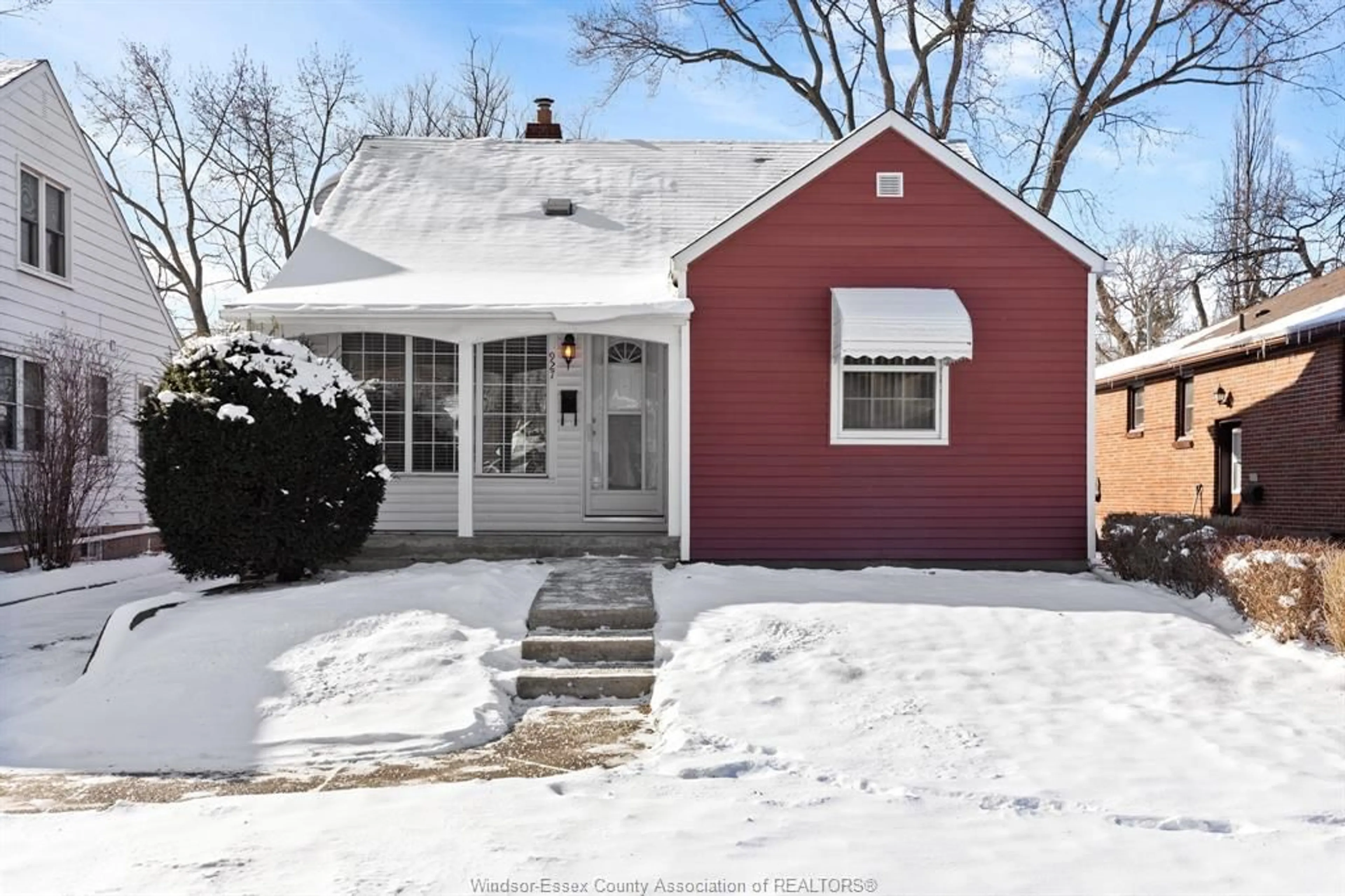 Home with brick exterior material, street for 927 ST MARY'S Blvd, Windsor Ontario N8S 2V1