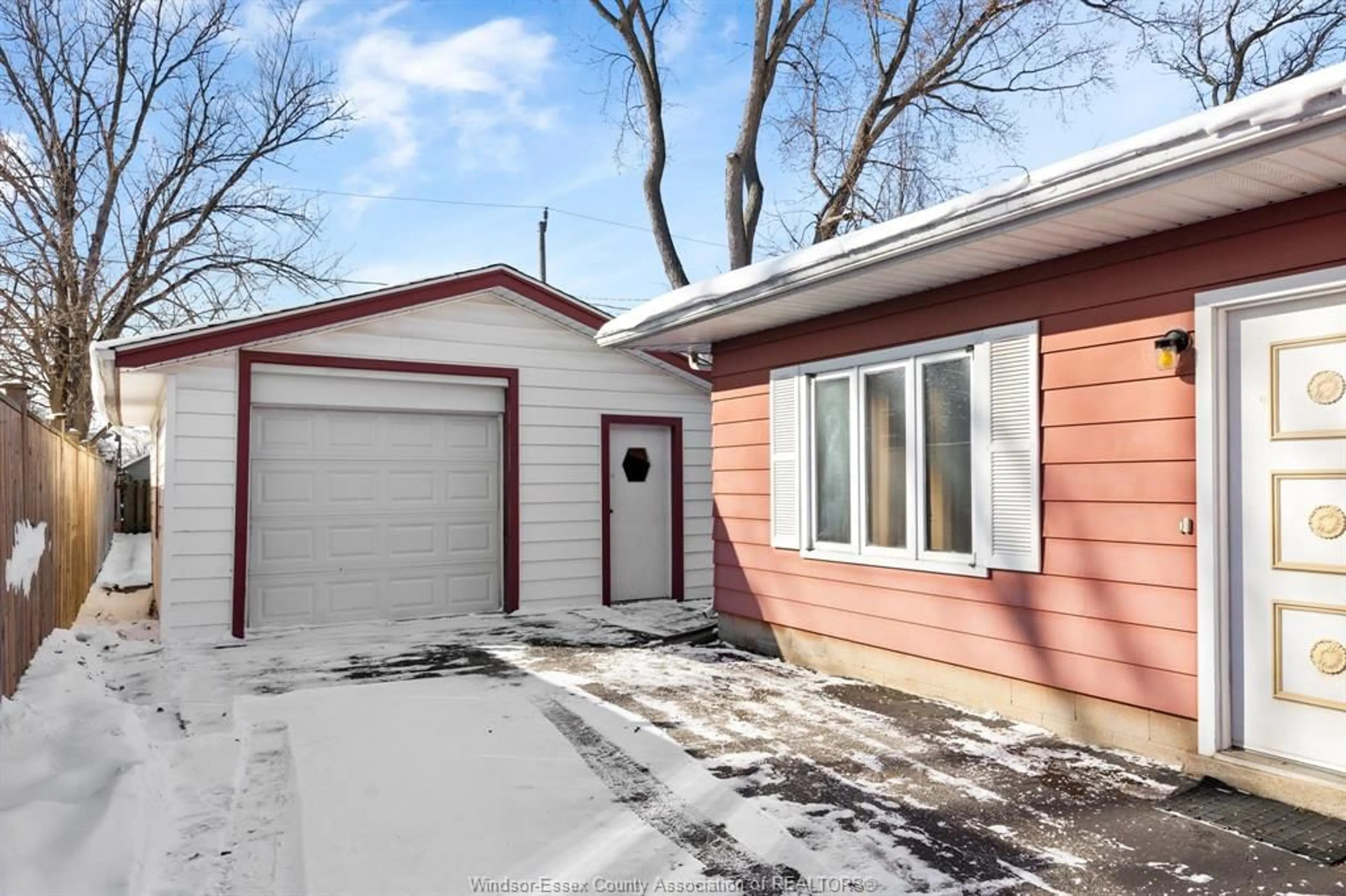 Unknown for 927 ST MARY'S Blvd, Windsor Ontario N8S 2V1