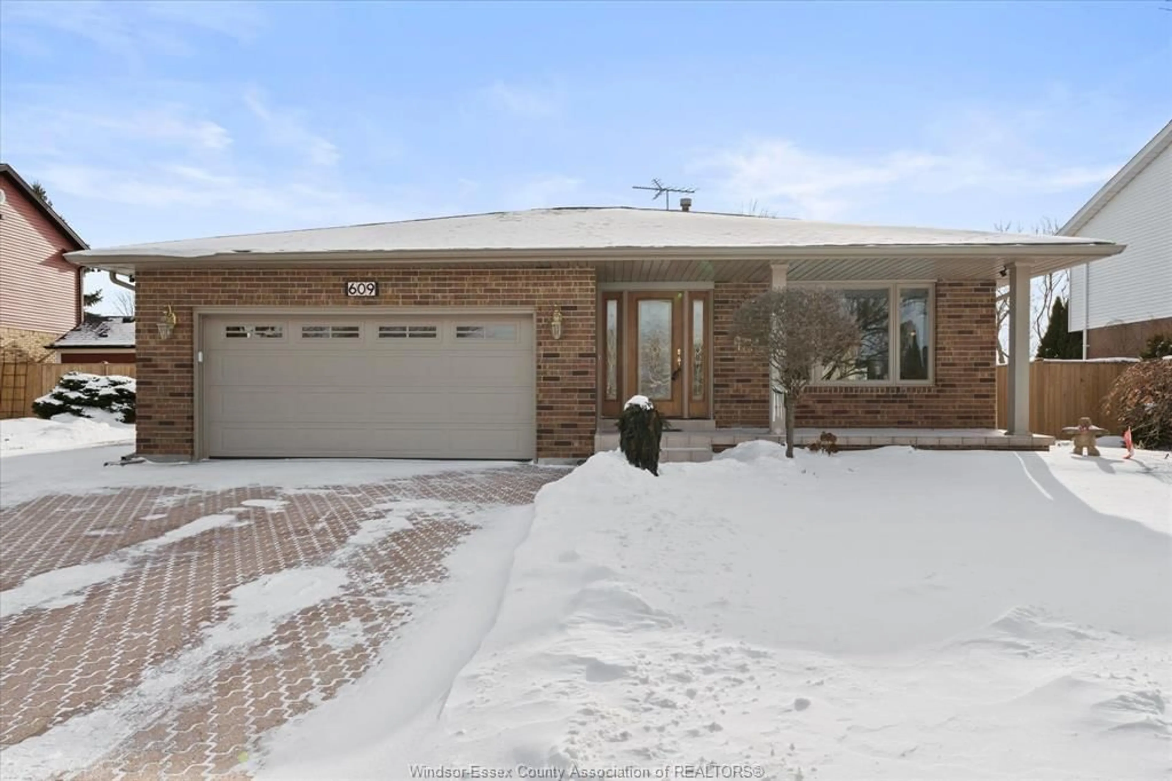 Home with brick exterior material, street for 609 DRESDEN, Tecumseh Ontario N8N 4B6