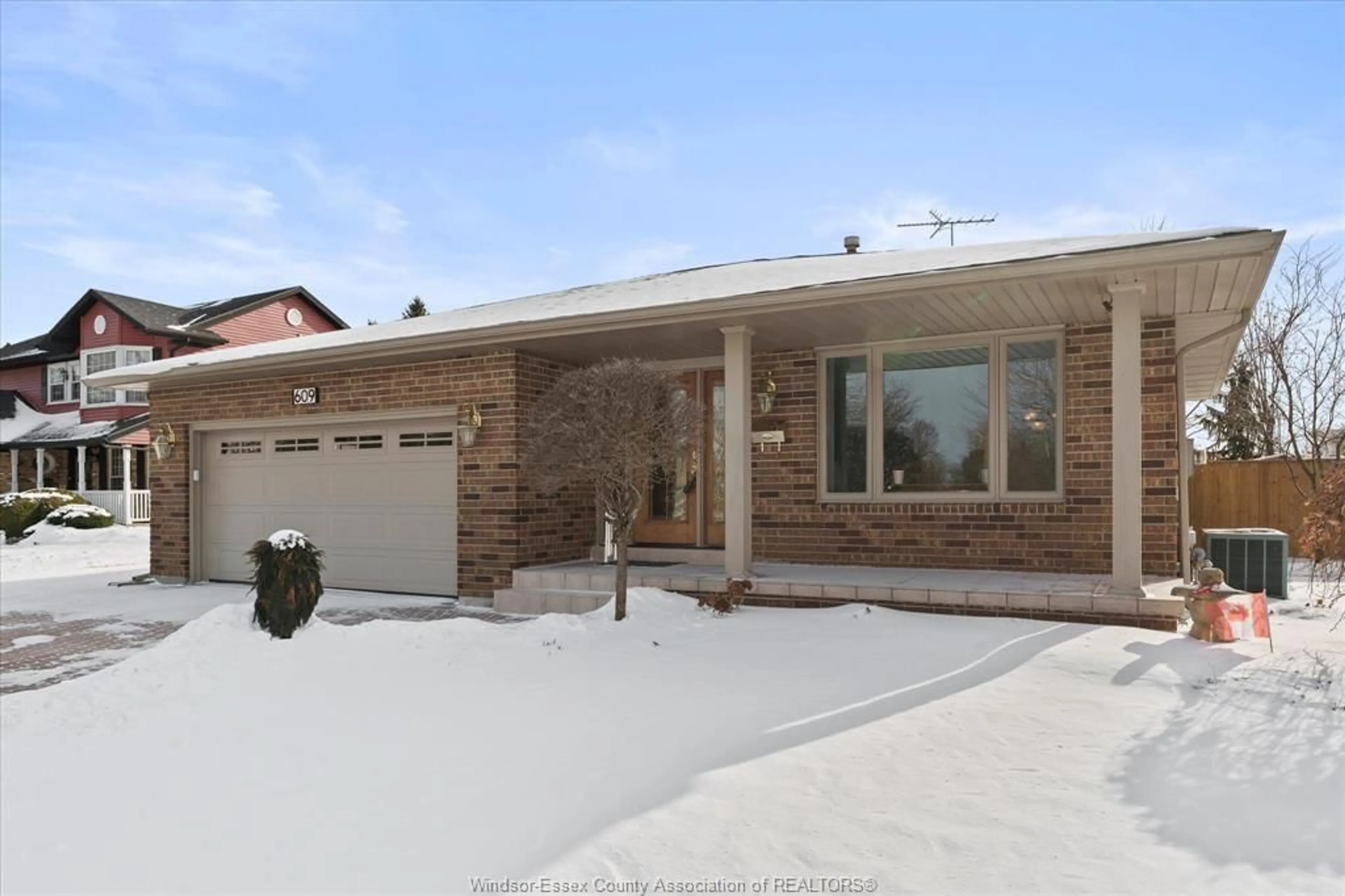 Home with brick exterior material, street for 609 DRESDEN, Tecumseh Ontario N8N 4B6