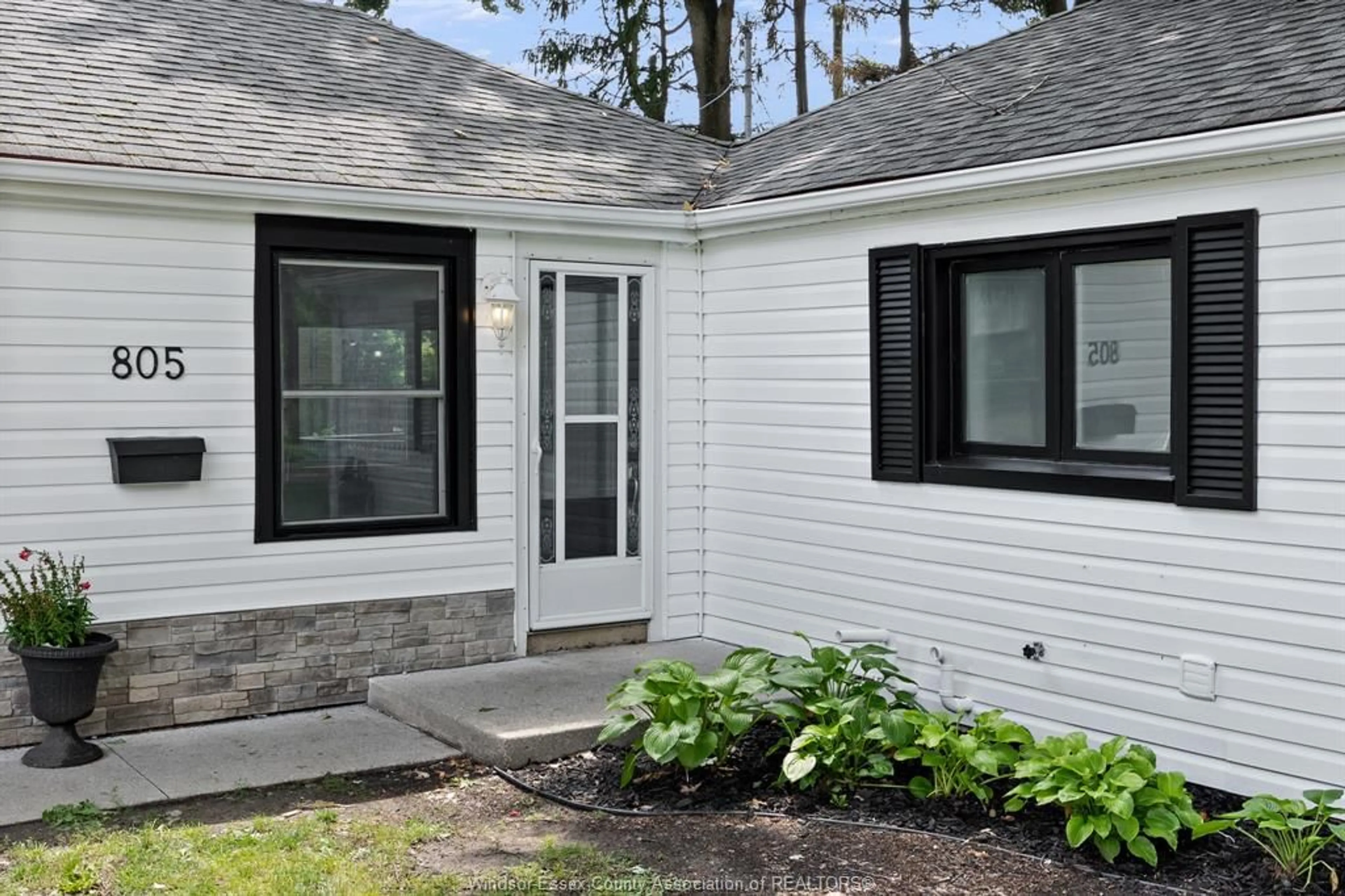 Home with vinyl exterior material, street for 805 ROSELAWN, Windsor Ontario N9E 2B3