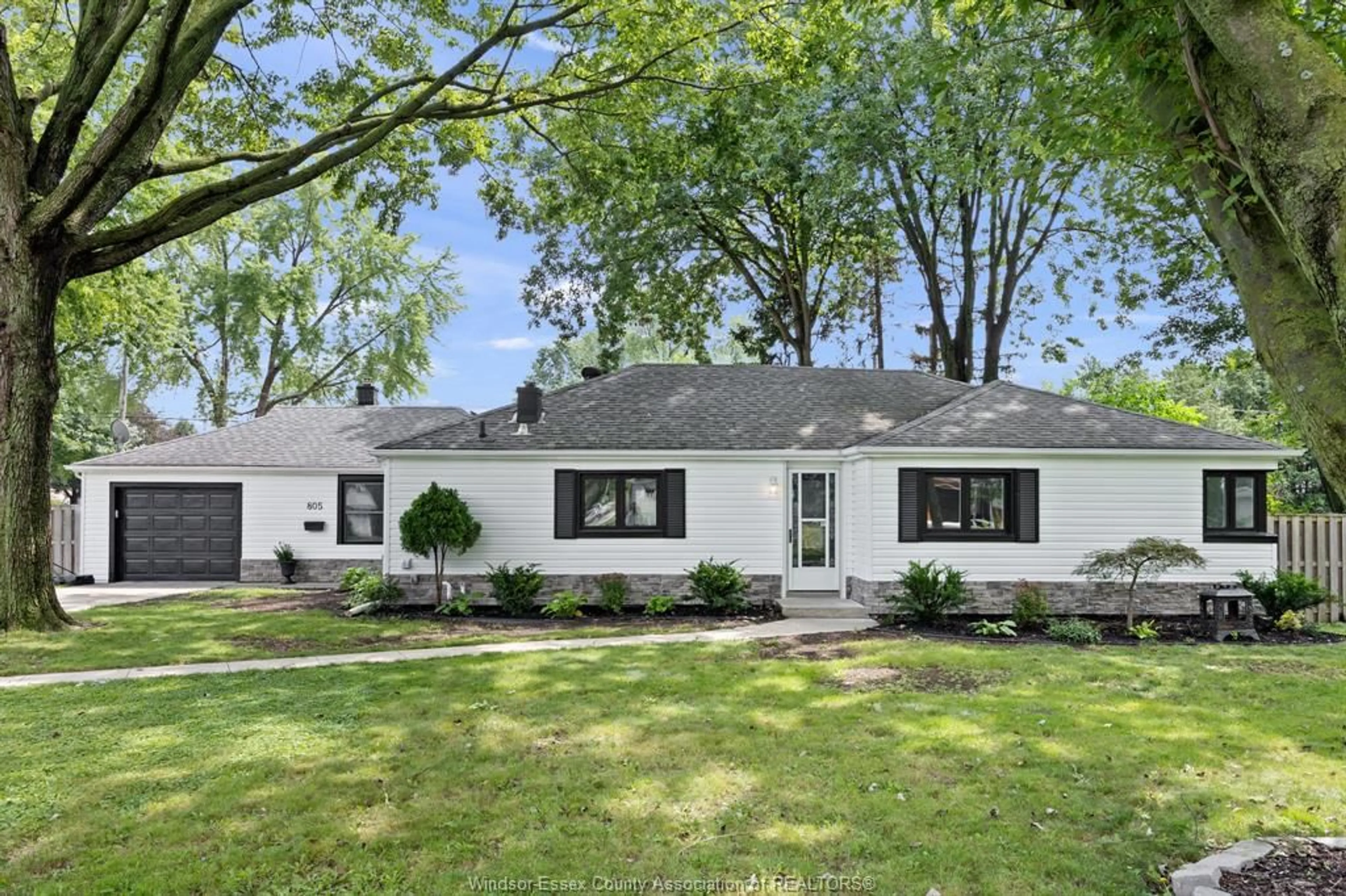 Home with vinyl exterior material, street for 805 ROSELAWN, Windsor Ontario N9E 2B3