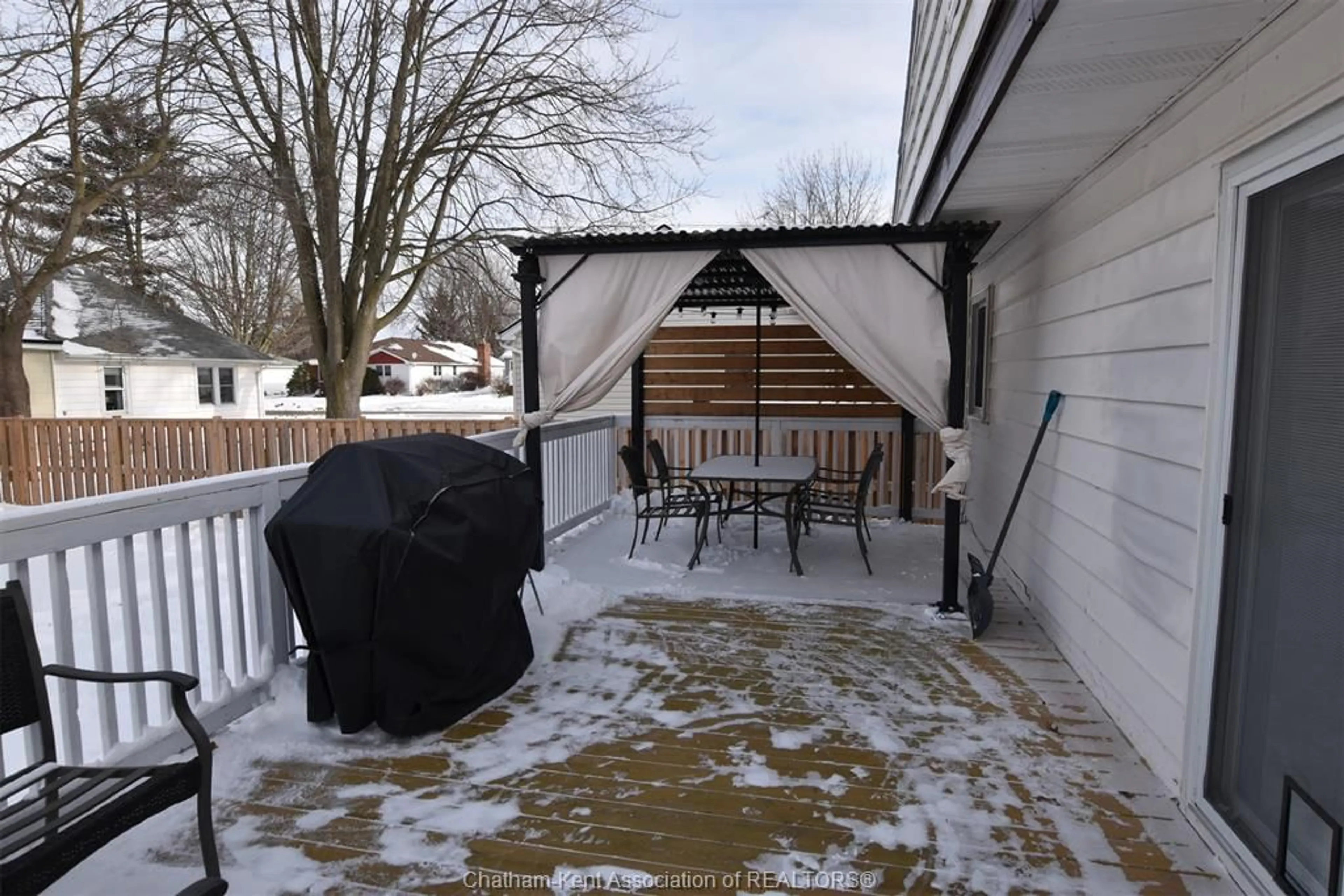Patio, street for 129 Parr St, Blenheim Ontario N0P 1A0