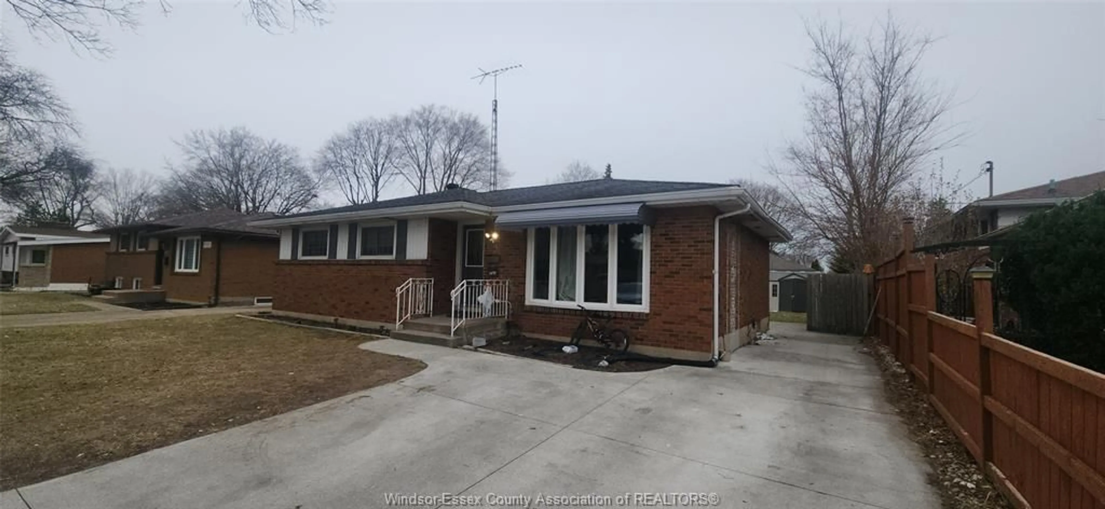 Home with brick exterior material, street for 3970 LENNON Crt, Windsor Ontario N9G 2E5