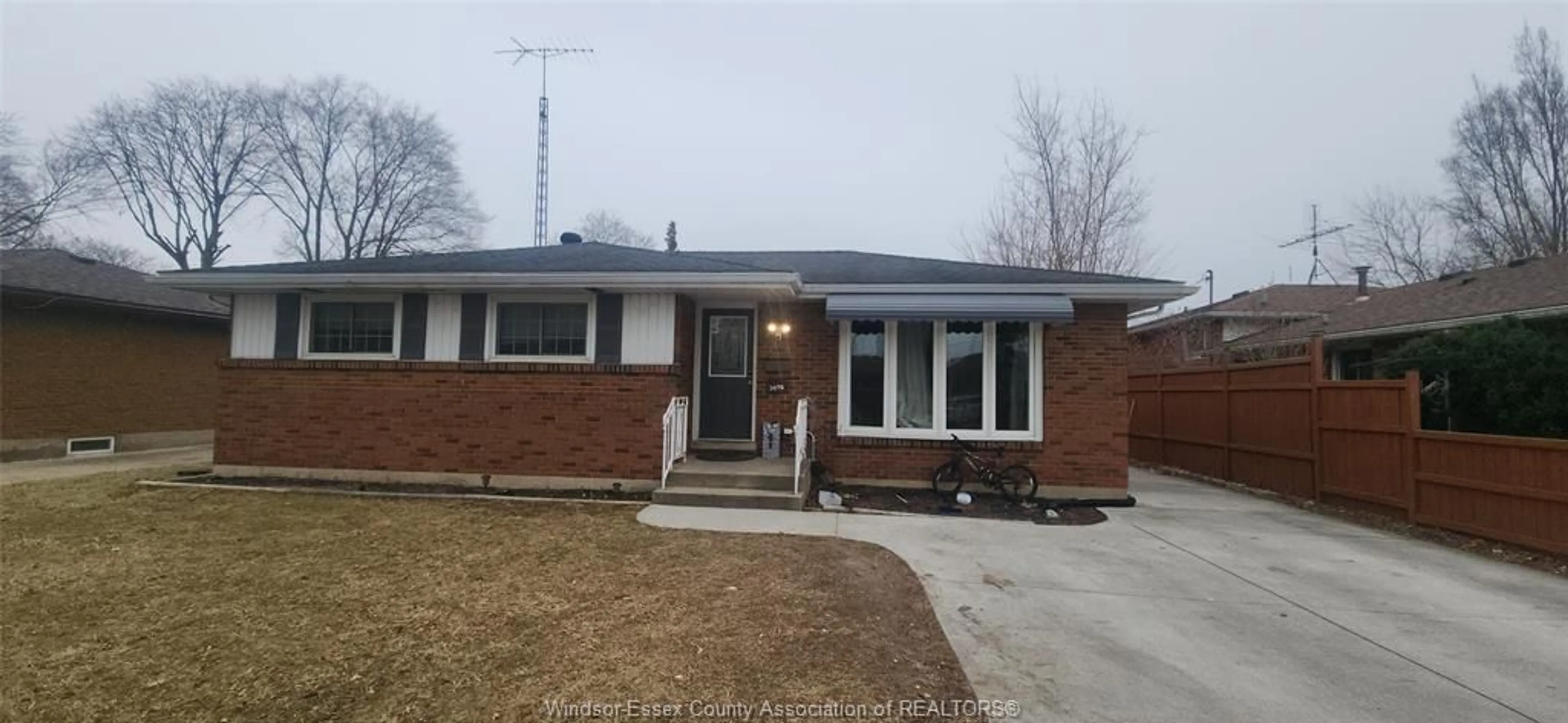 Home with brick exterior material, street for 3970 LENNON Crt, Windsor Ontario N9G 2E5