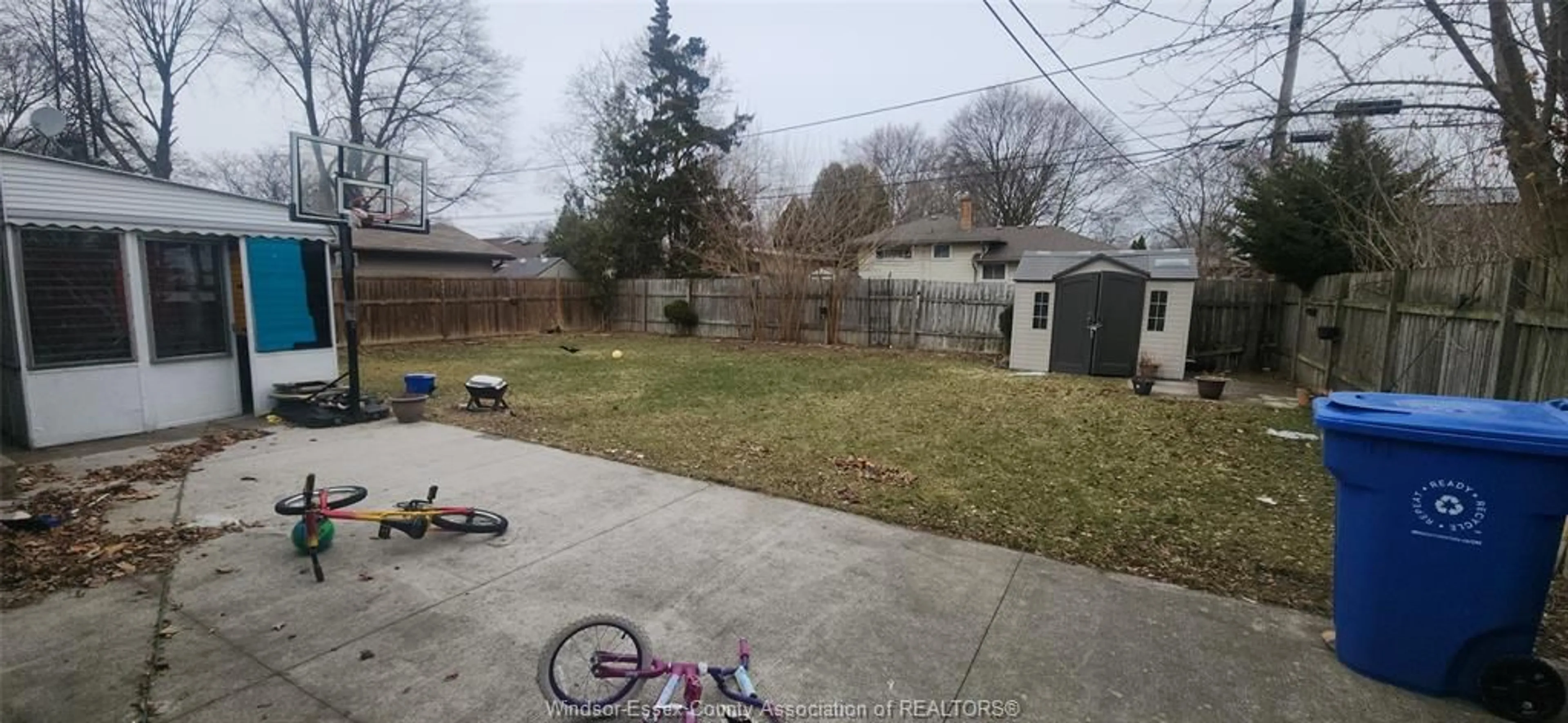 Blurry image for 3970 LENNON Crt, Windsor Ontario N9G 2E5