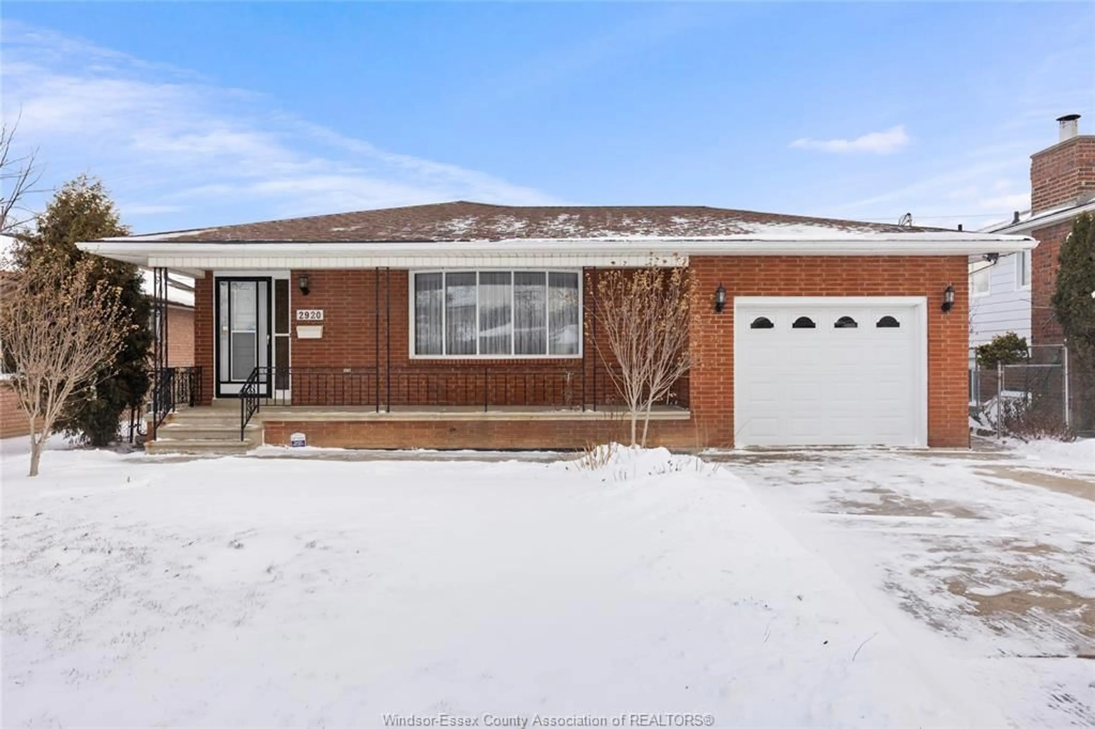 Home with brick exterior material, street for 2920 LLOYD GEORGE Blvd, Windsor Ontario N8T 2V1