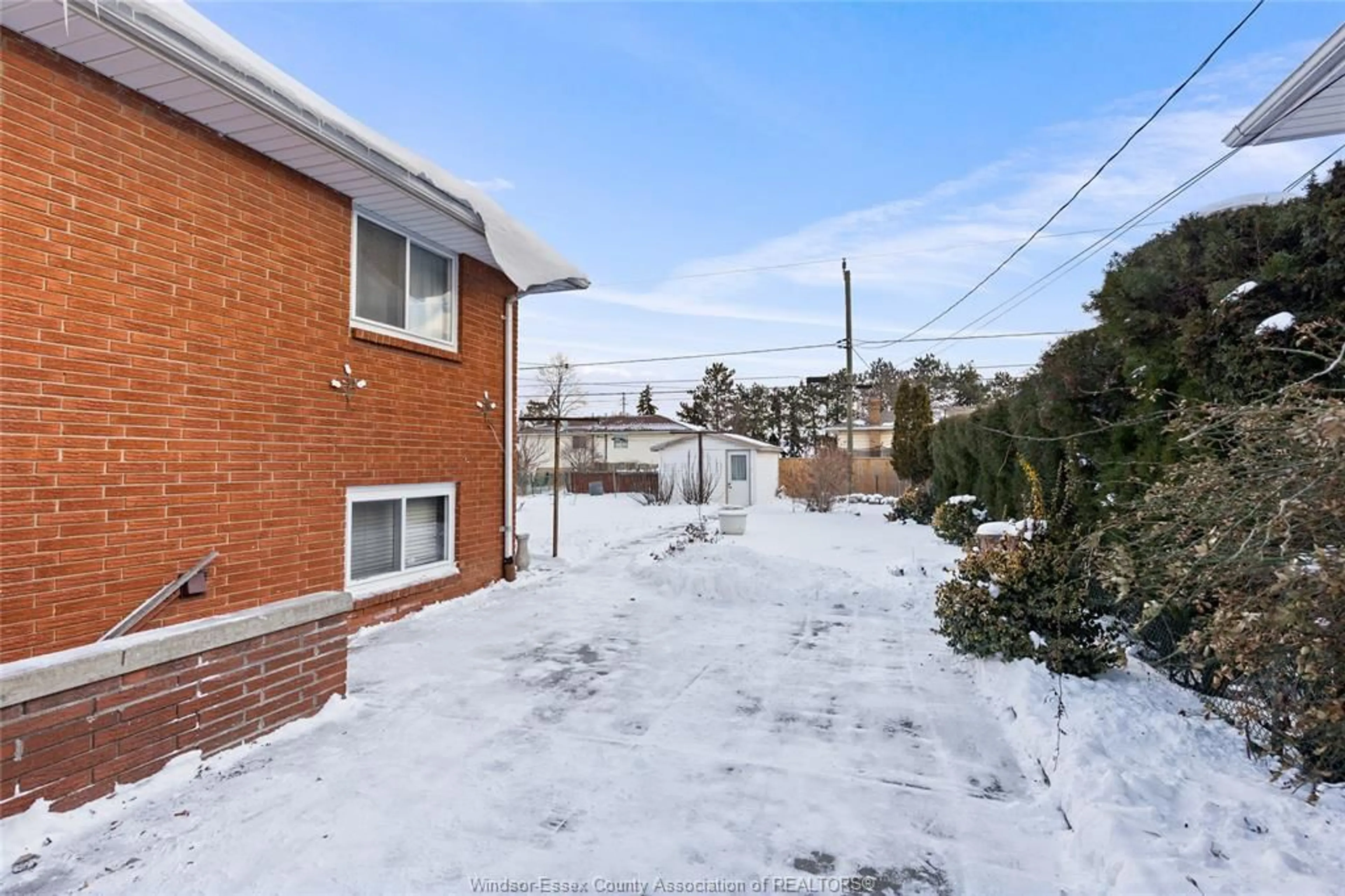 Patio, street for 2920 LLOYD GEORGE Blvd, Windsor Ontario N8T 2V1