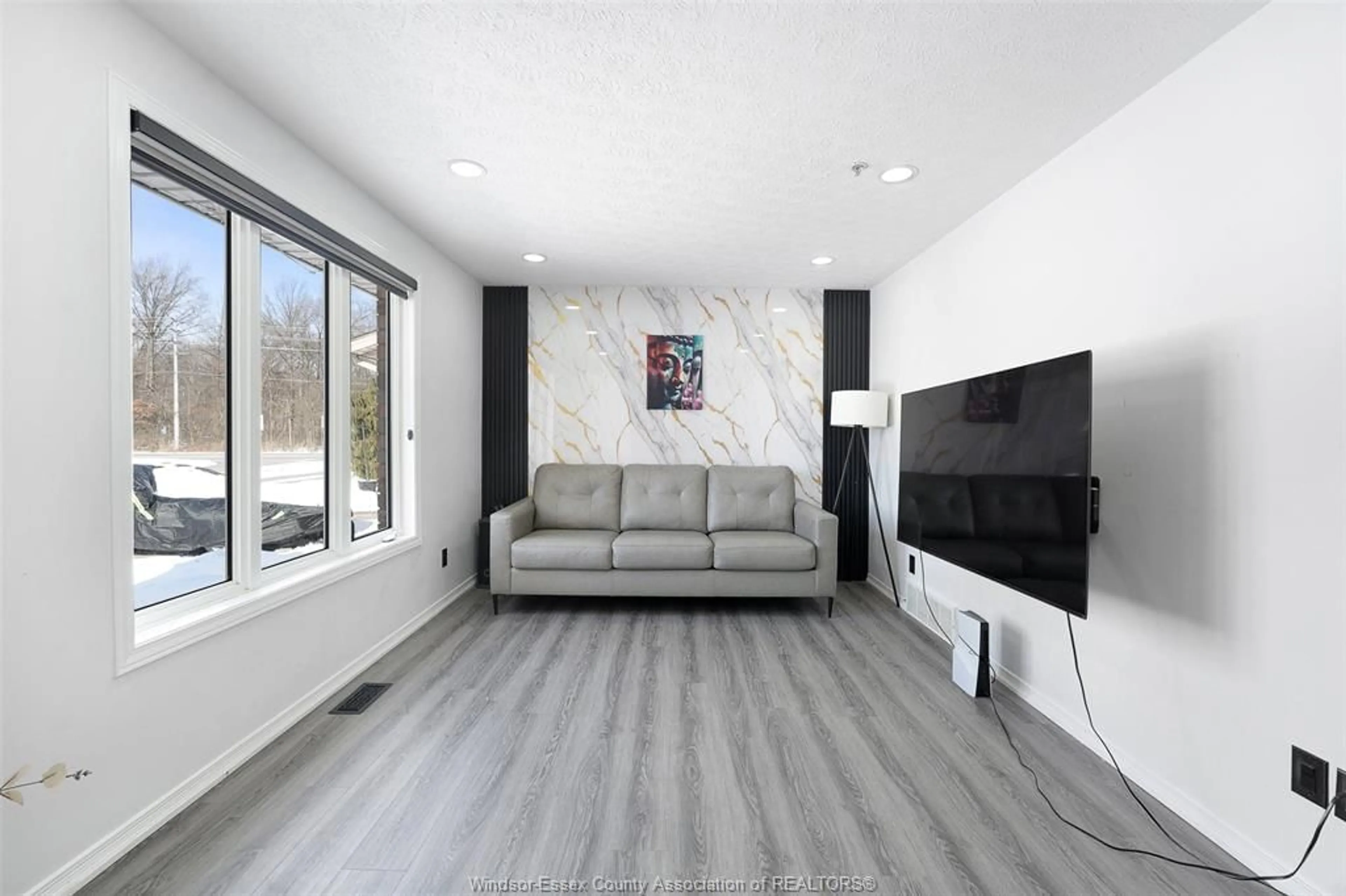 Living room with furniture, unknown for 3812 DEVONWOOD Ave, Windsor Ontario N8W 5R6