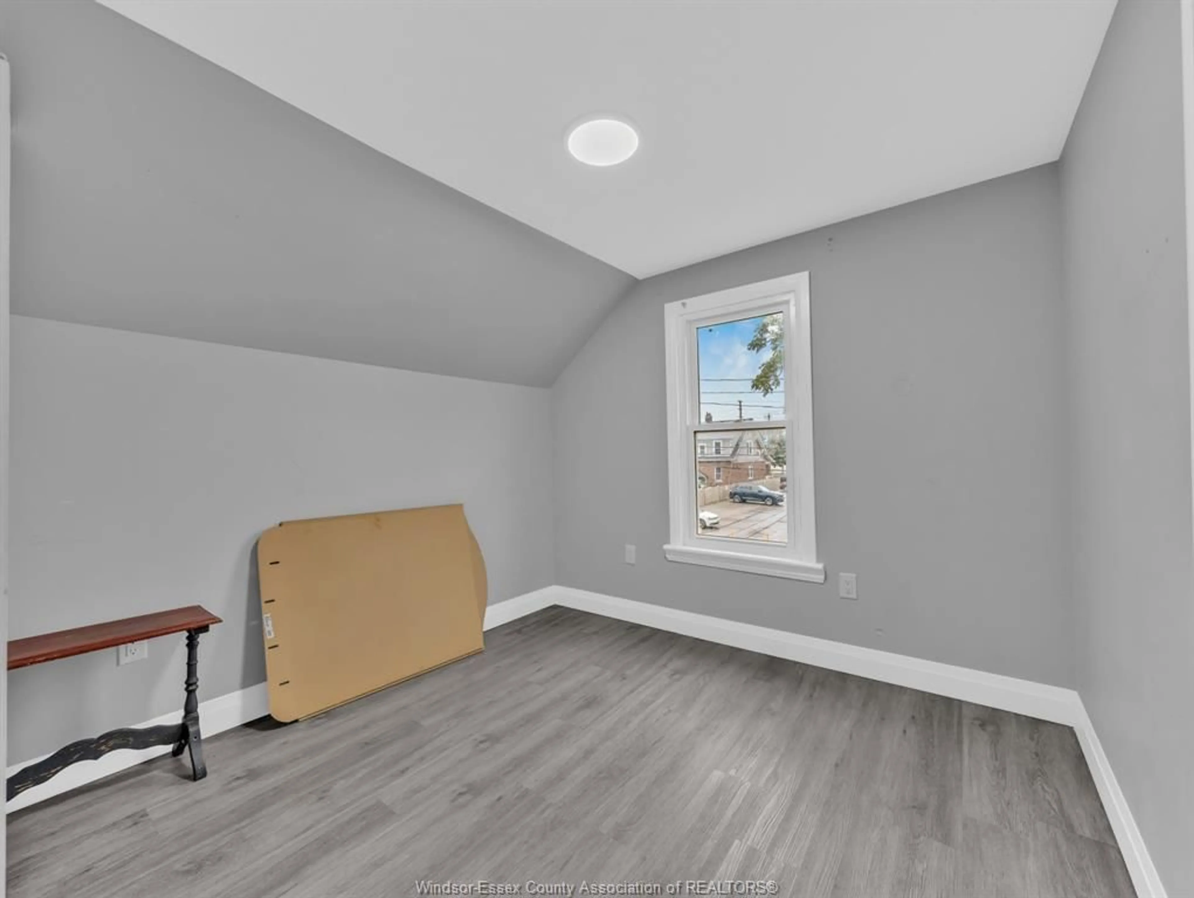 A pic of a room for 1705 HIGHLAND Ave, Windsor Ontario N8X 3R9