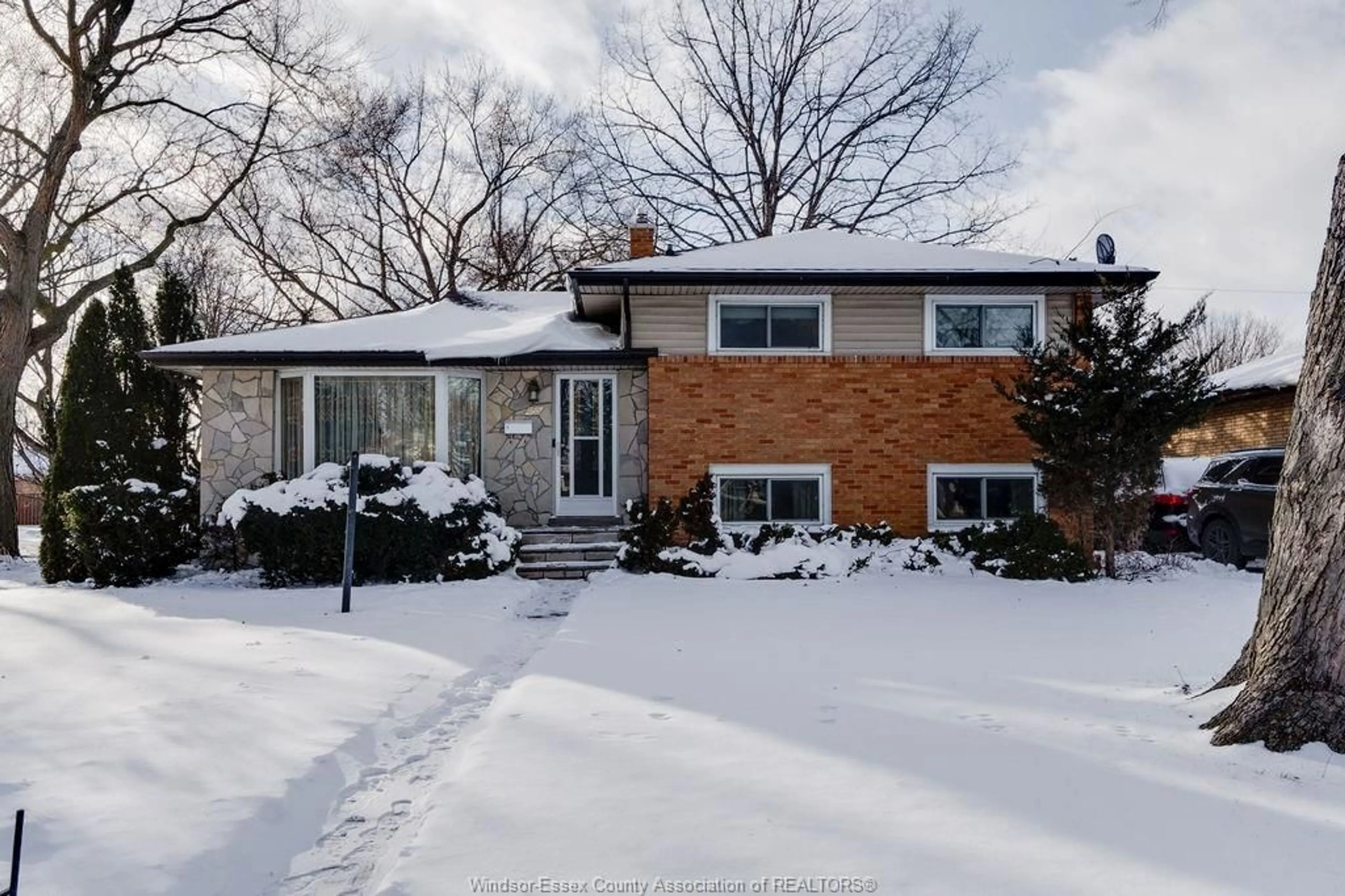 Unknown for 465 GREENDALE Dr, Windsor Ontario N8S 4A5