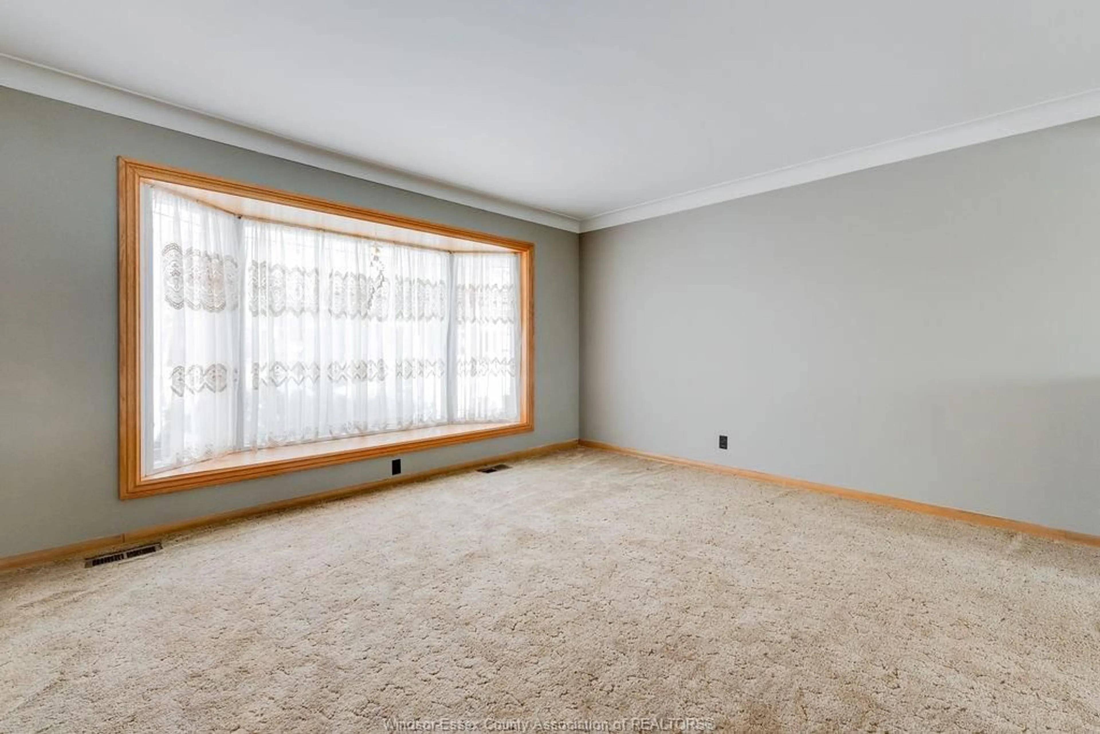 A pic of a room for 465 GREENDALE Dr, Windsor Ontario N8S 4A5