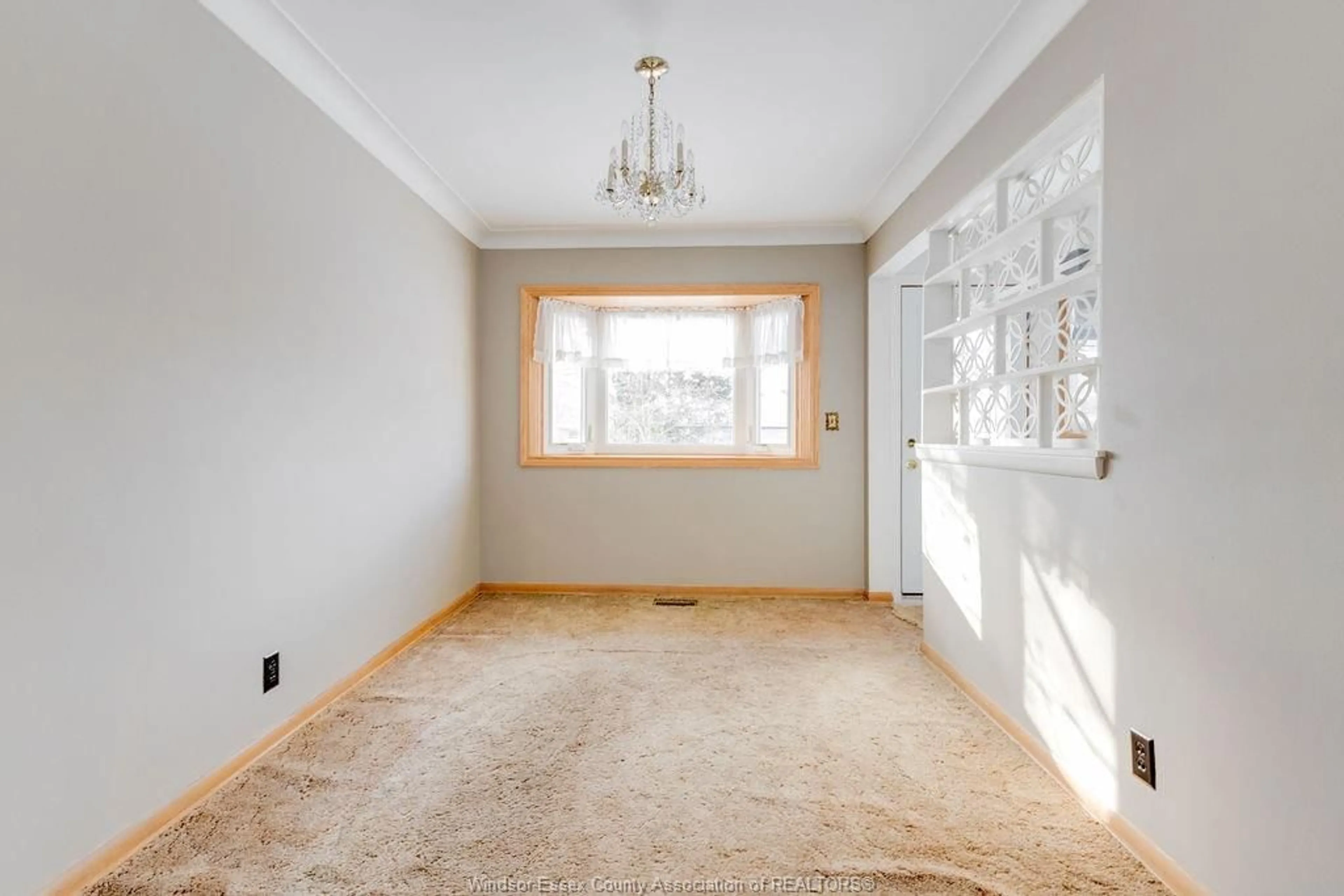 Unknown for 465 GREENDALE Dr, Windsor Ontario N8S 4A5