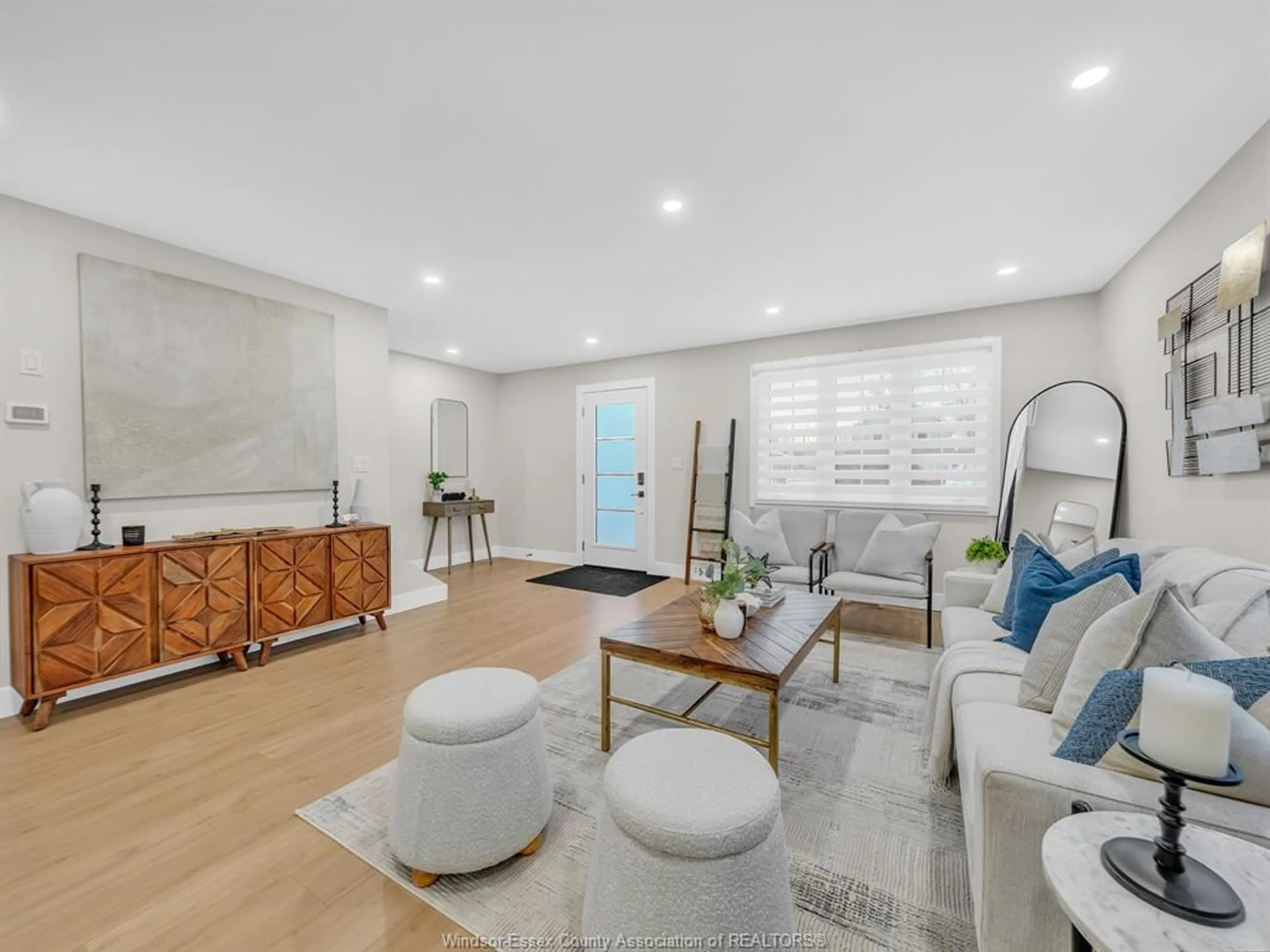 Living room with furniture, unknown for 1055 Birch Ave, Kingsville Ontario N9Y 3T9