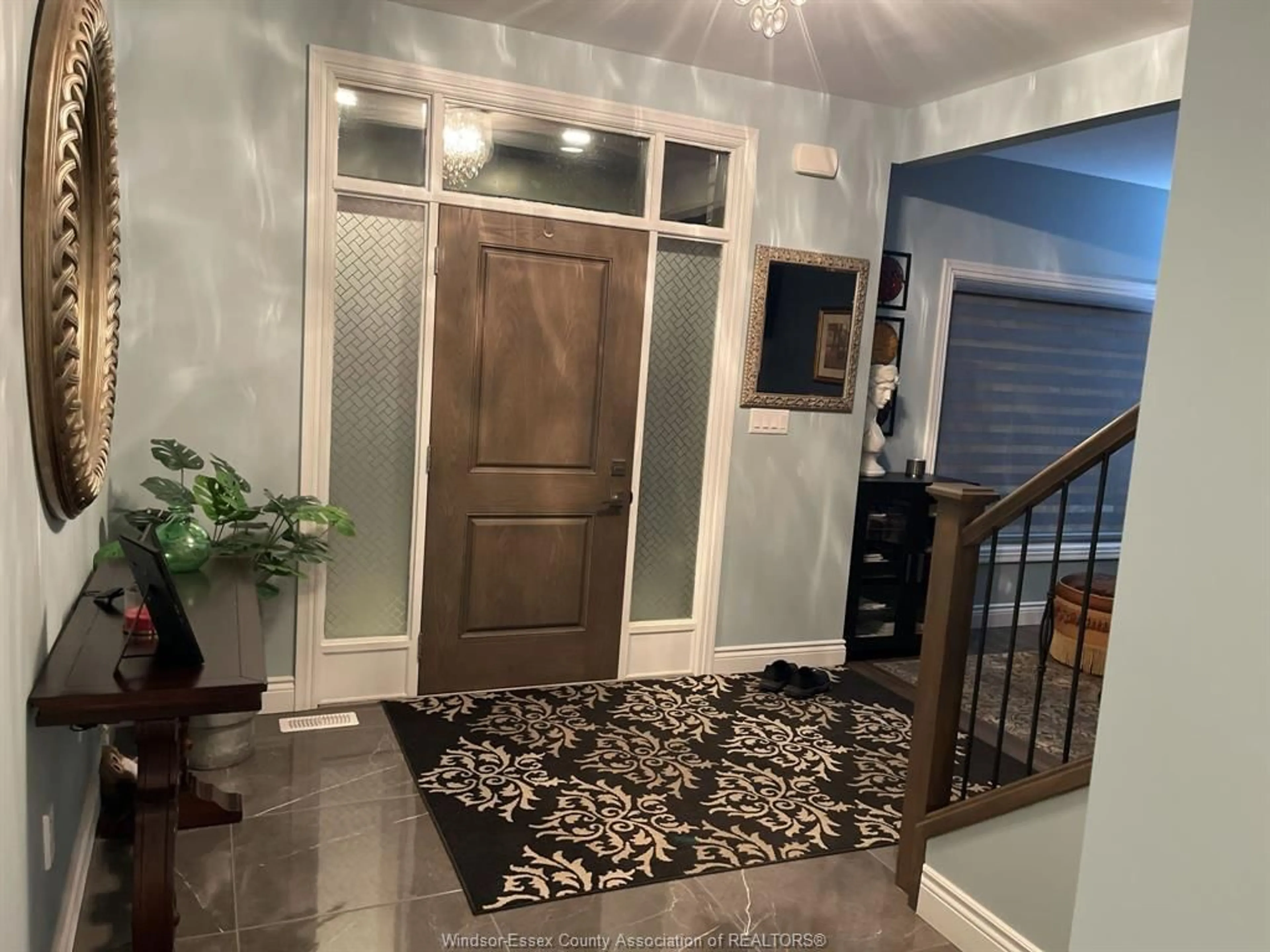 Indoor entryway for 304 CAROLE Crt, Lakeshore Ontario N0R 1A0
