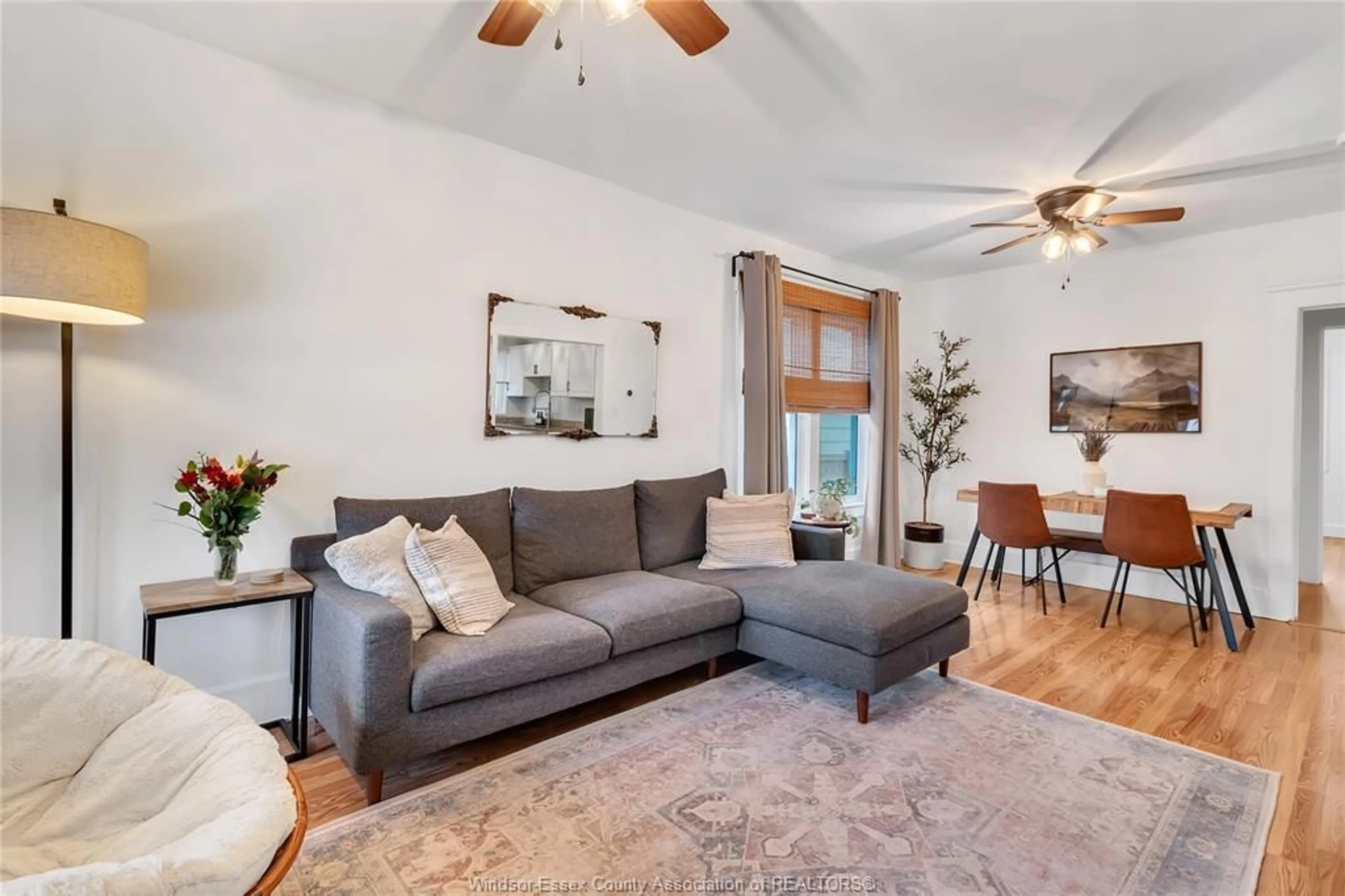 Living room with furniture, unknown for 1277 Lincoln, Windsor Ontario N8Y 2H9