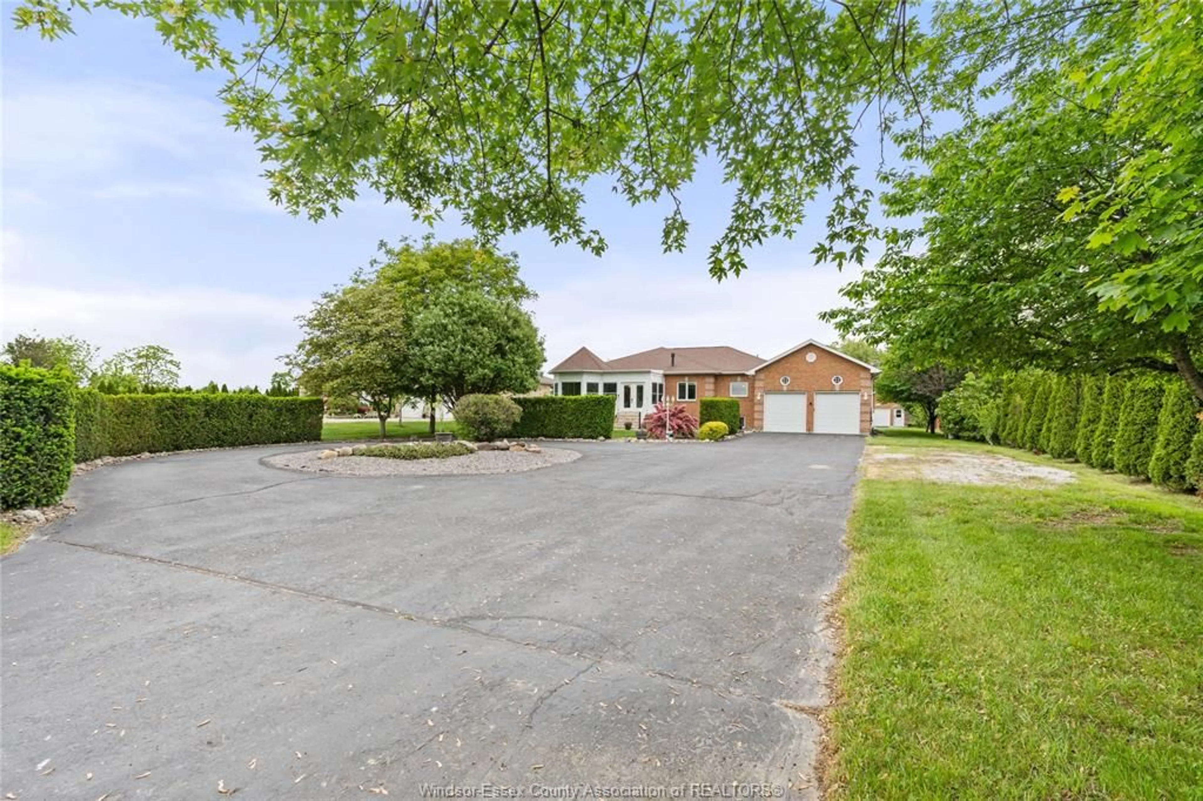 A pic from outside/outdoor area/front of a property/back of a property/a pic from drone, water/lake/river/ocean view for 3476 CONCESSION ROAD 3, Harrow Ontario N0R 1G0