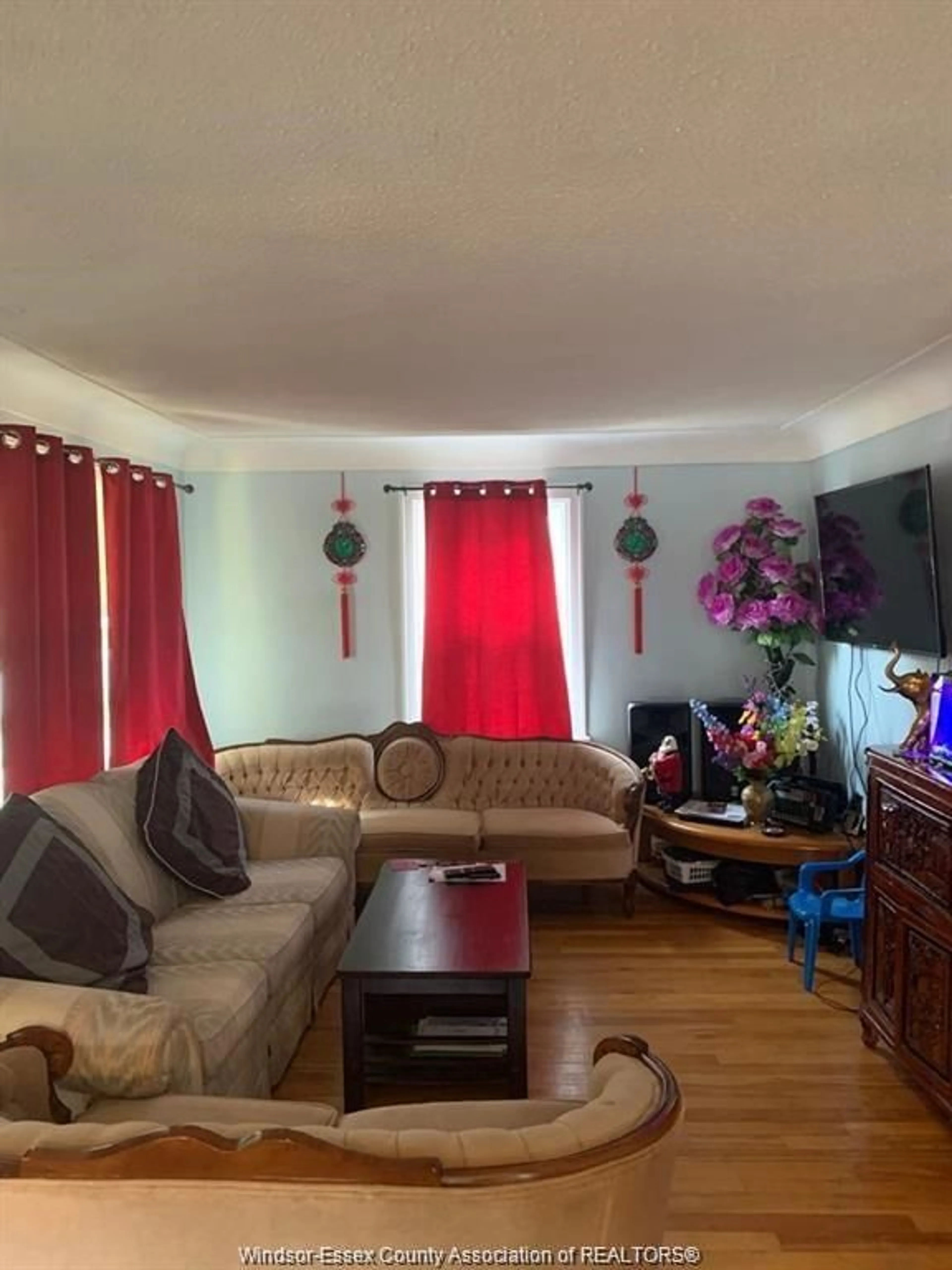 Living room with furniture, unknown for 18 ONTARIO, Leamington Ontario N8H 2T4
