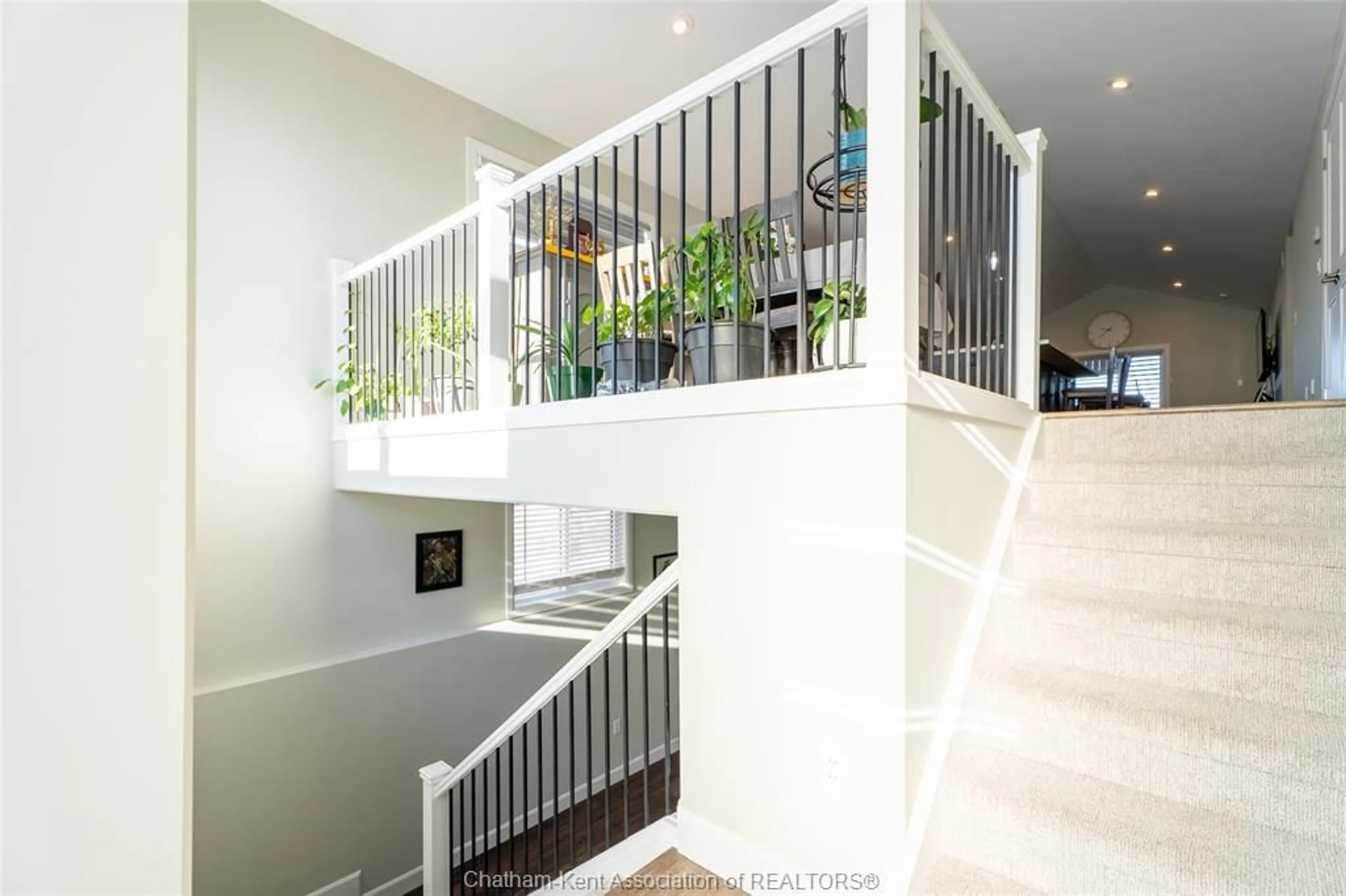 Indoor foyer for 21 Baffin Way, Chatham Ontario N7L 0C4
