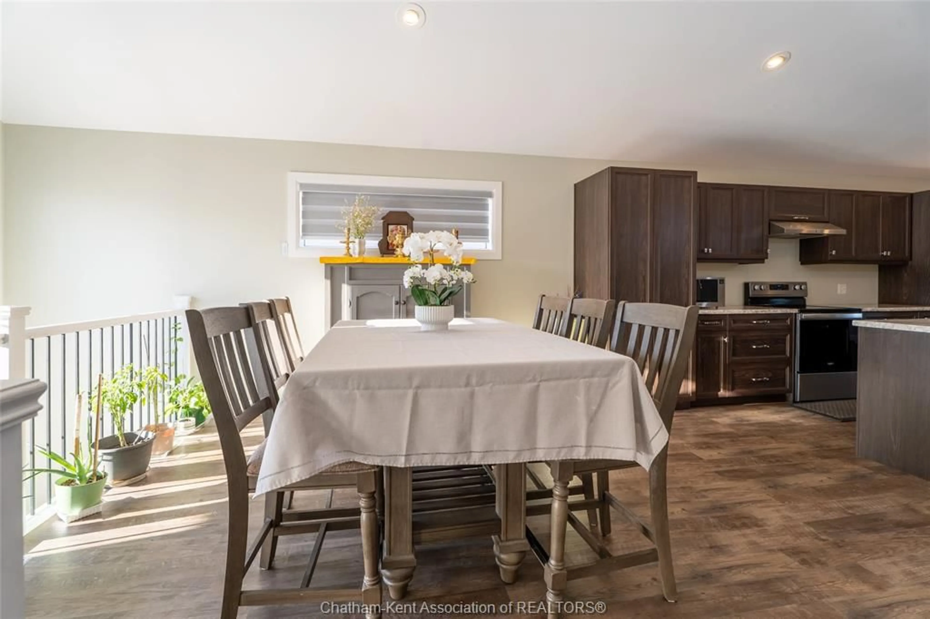 Open concept kitchen, unknown for 21 Baffin Way, Chatham Ontario N7L 0C4