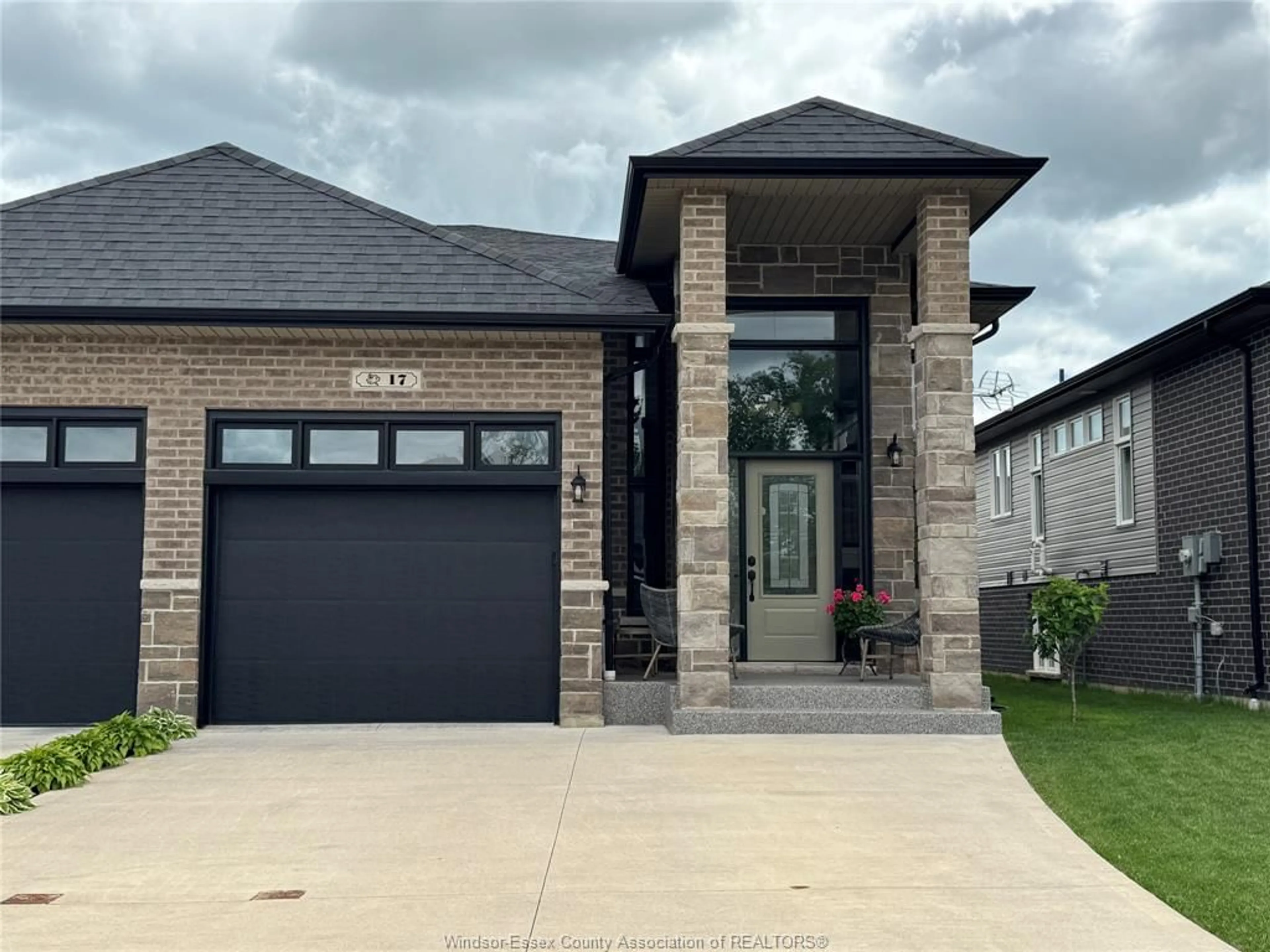 Home with brick exterior material, street for 17 WOODLAND St, Kingsville Ontario N9Y 0A9