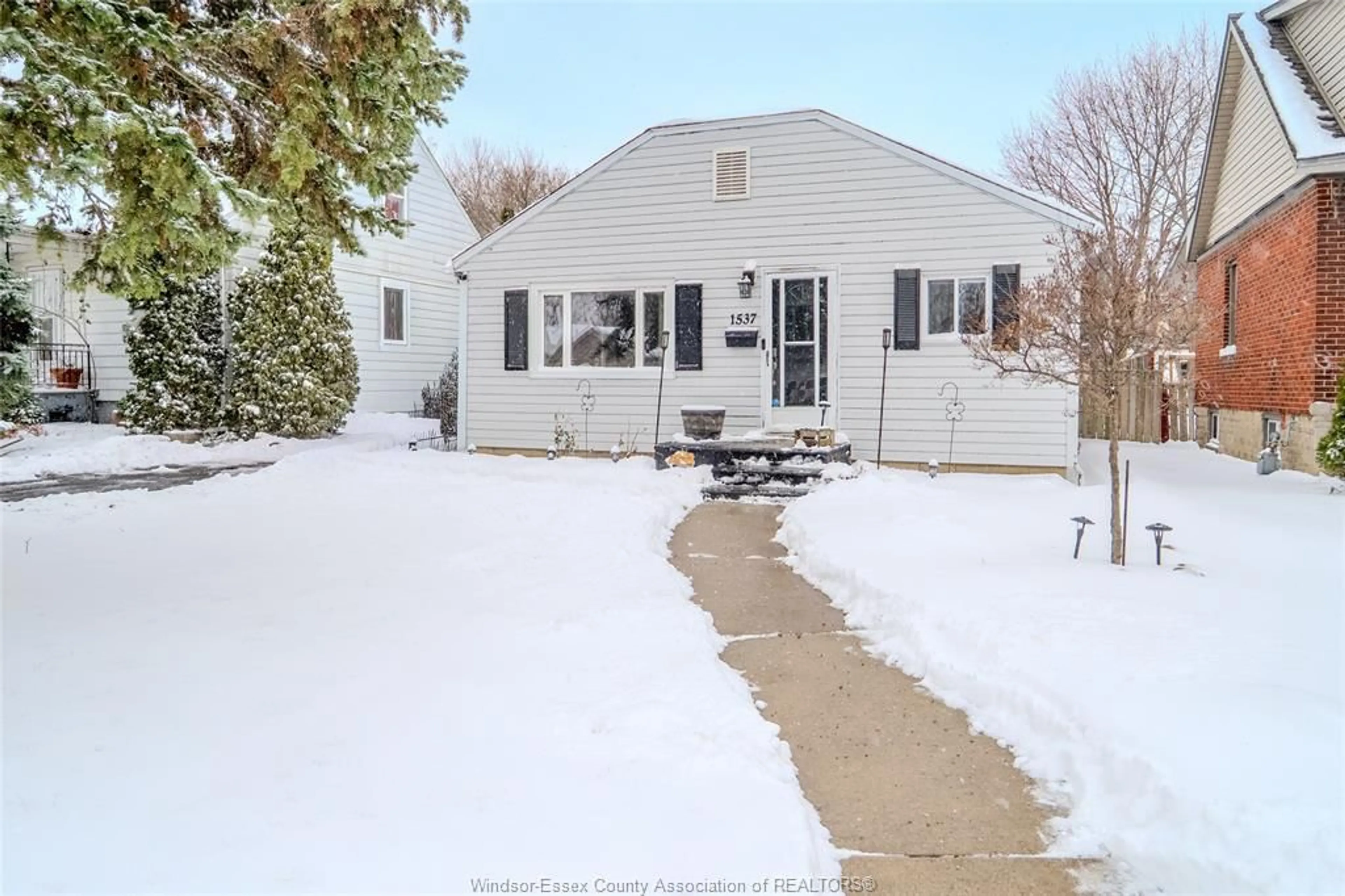 Unknown for 1537 ROSSINI Blvd, Windsor Ontario N8Y 3A1