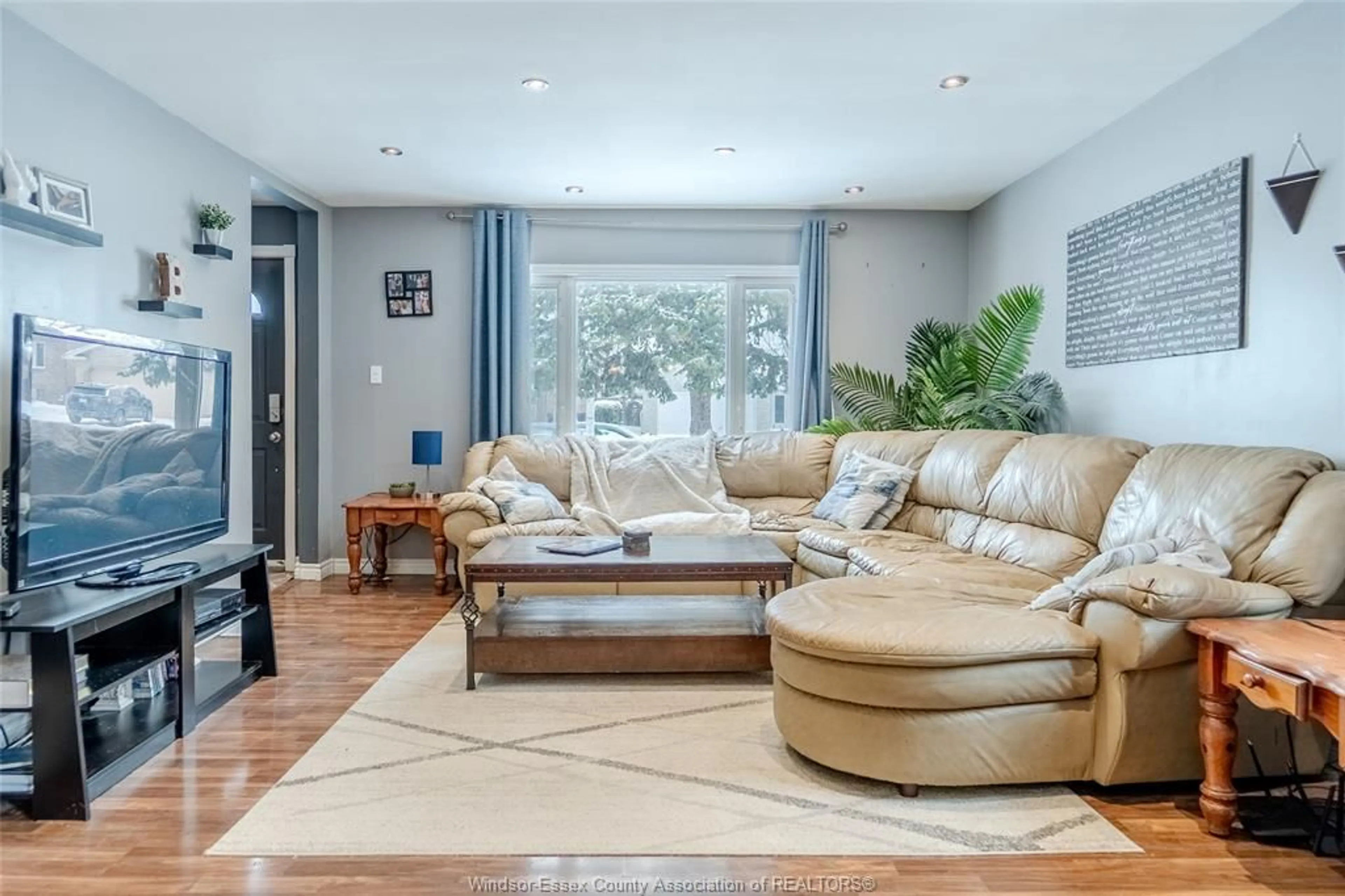 Living room with furniture, unknown for 1537 ROSSINI Blvd, Windsor Ontario N8Y 3A1